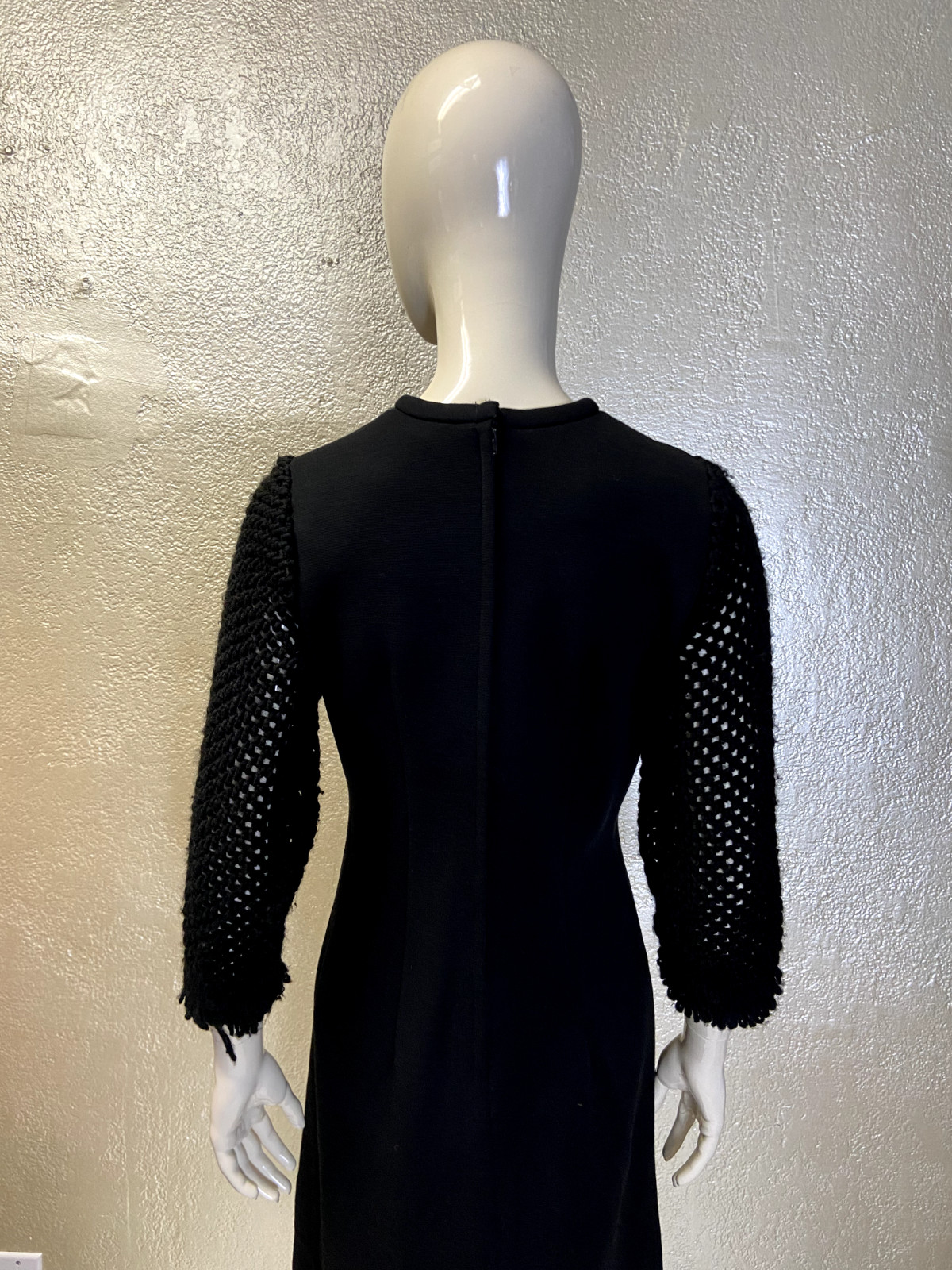 Vintage 1970’s Ladies YOUNG NATURALS Black Poly/Wool Dress Knit Sleeves