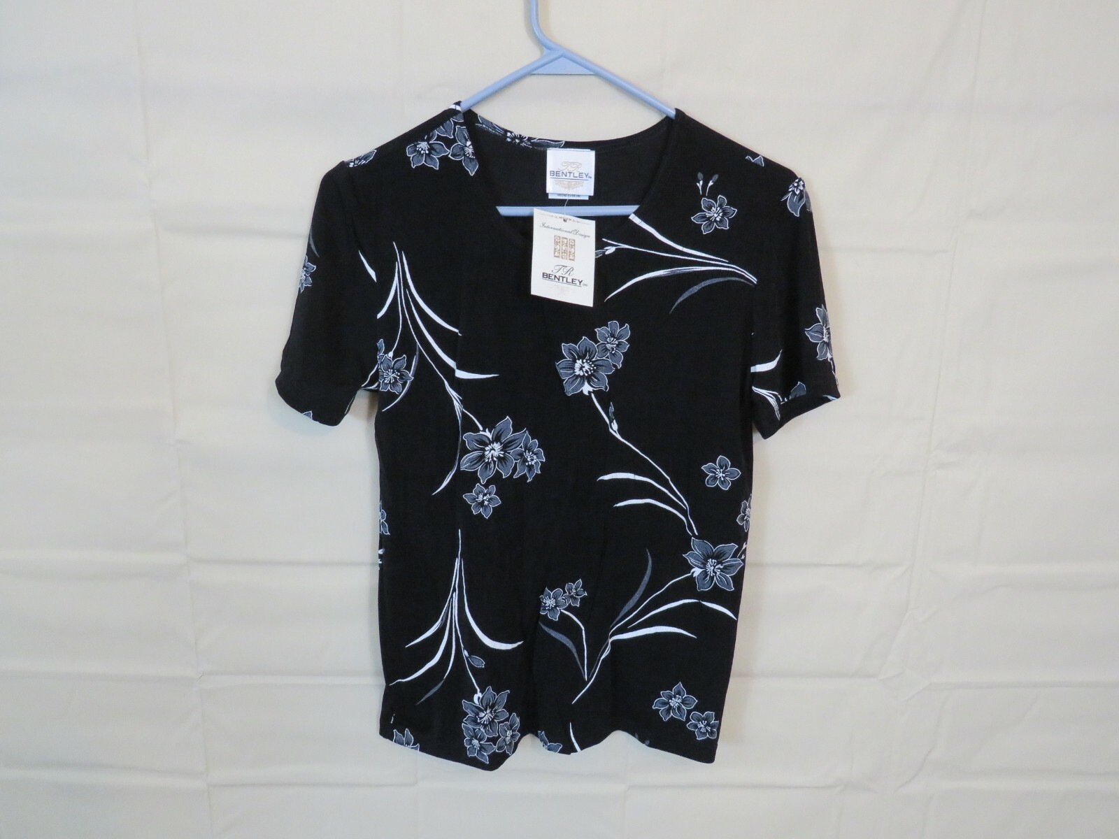 NOS Vintage Shirt Bentley White black Floral flower Large with tags