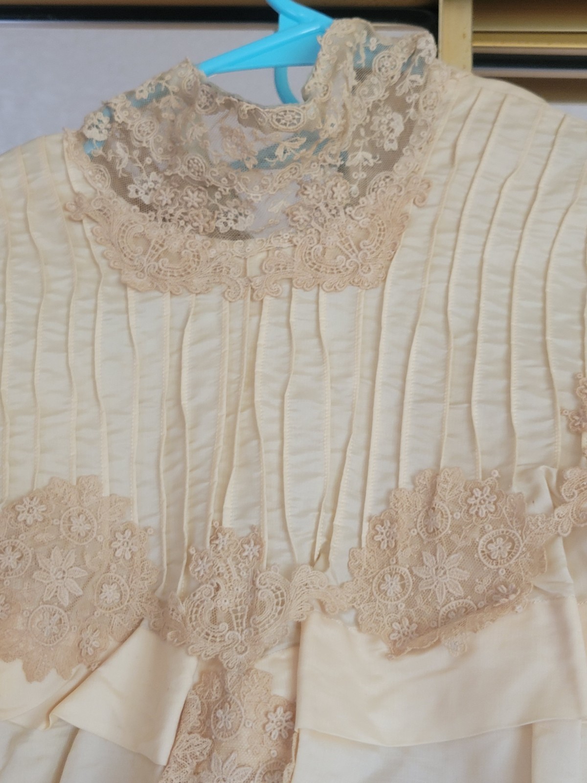 ANTIQUE EDWARDIAN BODICE TOP CREAM COLOR WITH LACE DETAILS AS IS COND XS