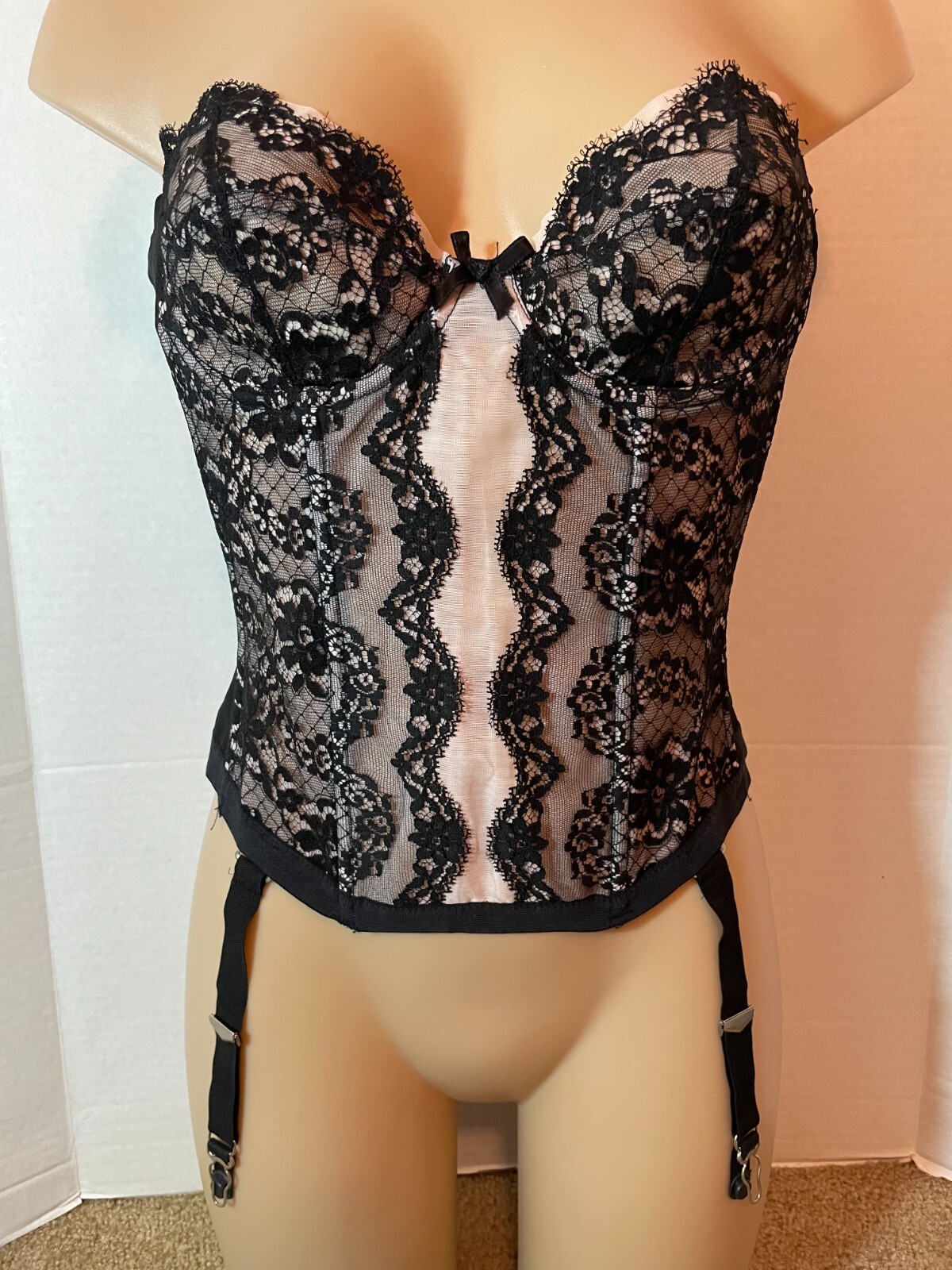 NEW Vtg GORGEOUS Lace CORSET Merry Widow BRA Top GARTER 36A Hollywood Vassarette