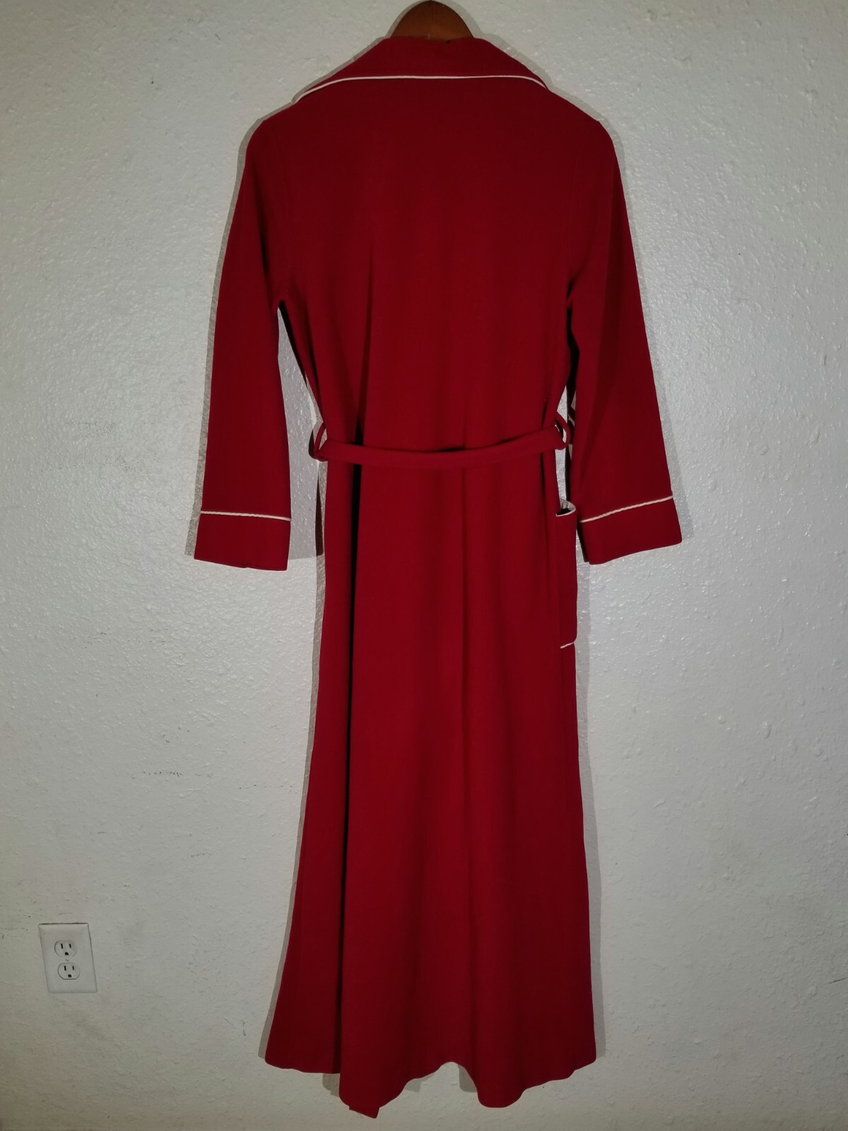 Vintage velvet Velour hostess Robe house coat women Sz small red white kayser