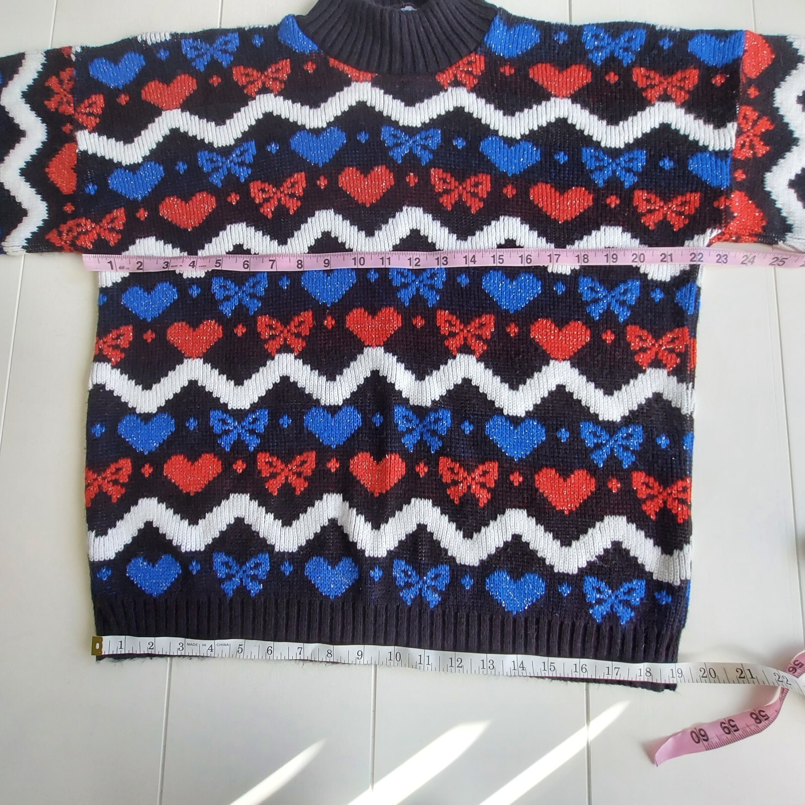 Vintage 1980s Chava! Hearts and Bows Zig Zag Striped Mock Turtleneck Sweater USA