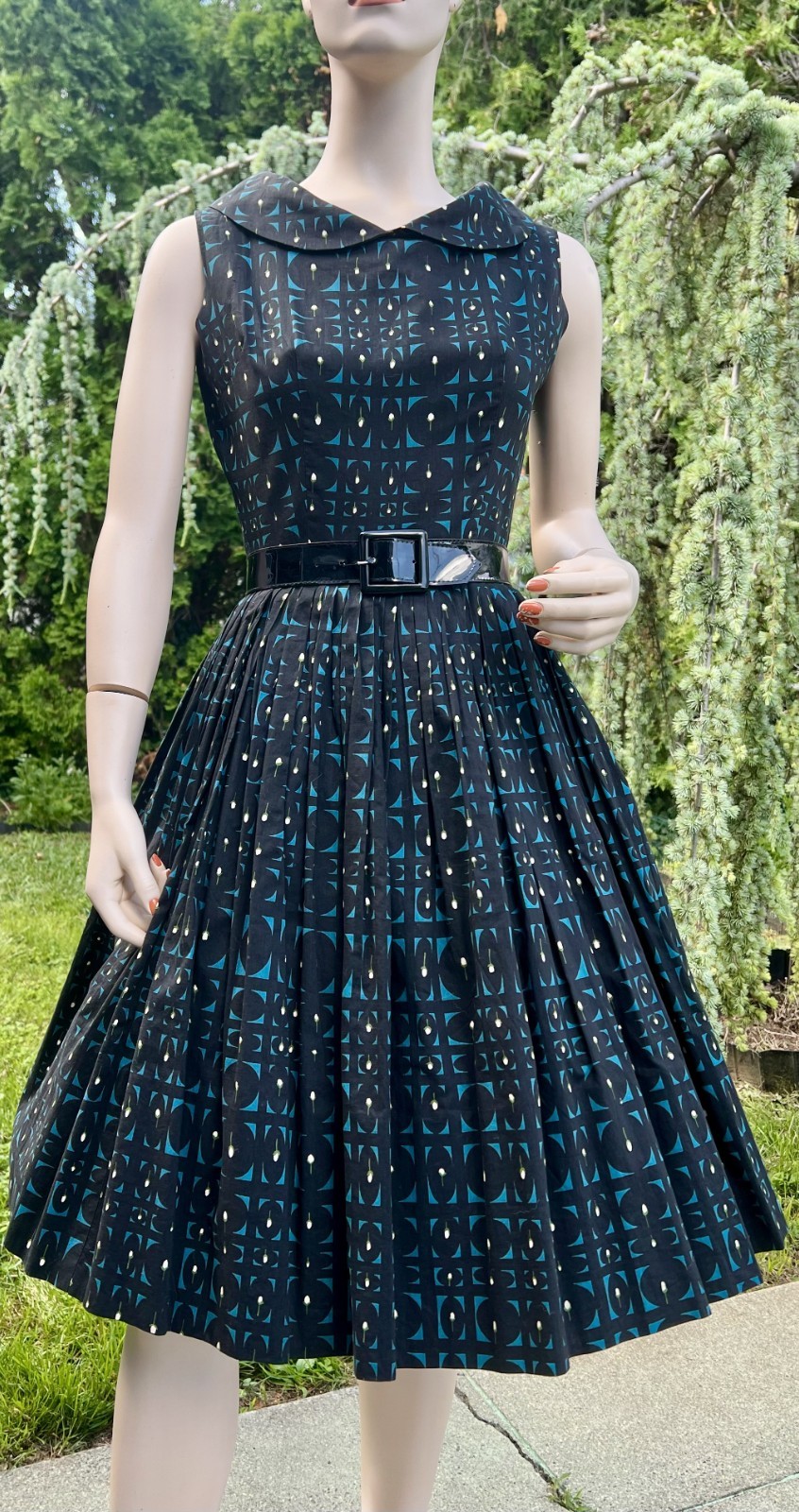 VINTAGE 1950’s BLACK COTTON DRESS W/ BLUE & WHITE GEOMETRIC PRINT