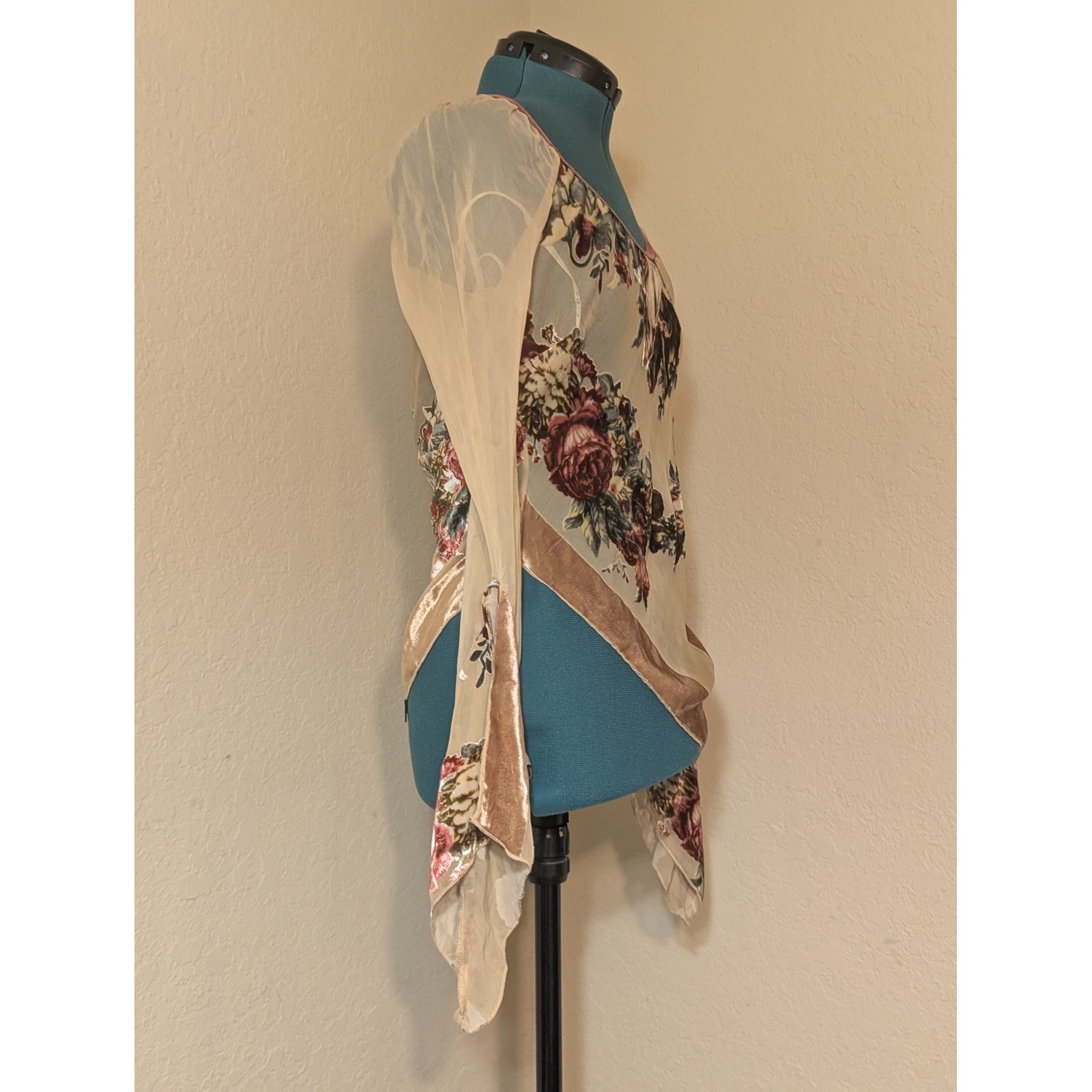 Bebe Vintage Y2K Burnout Floral Velvet Hankie Hem Top Beige Sheer Mesh Medium