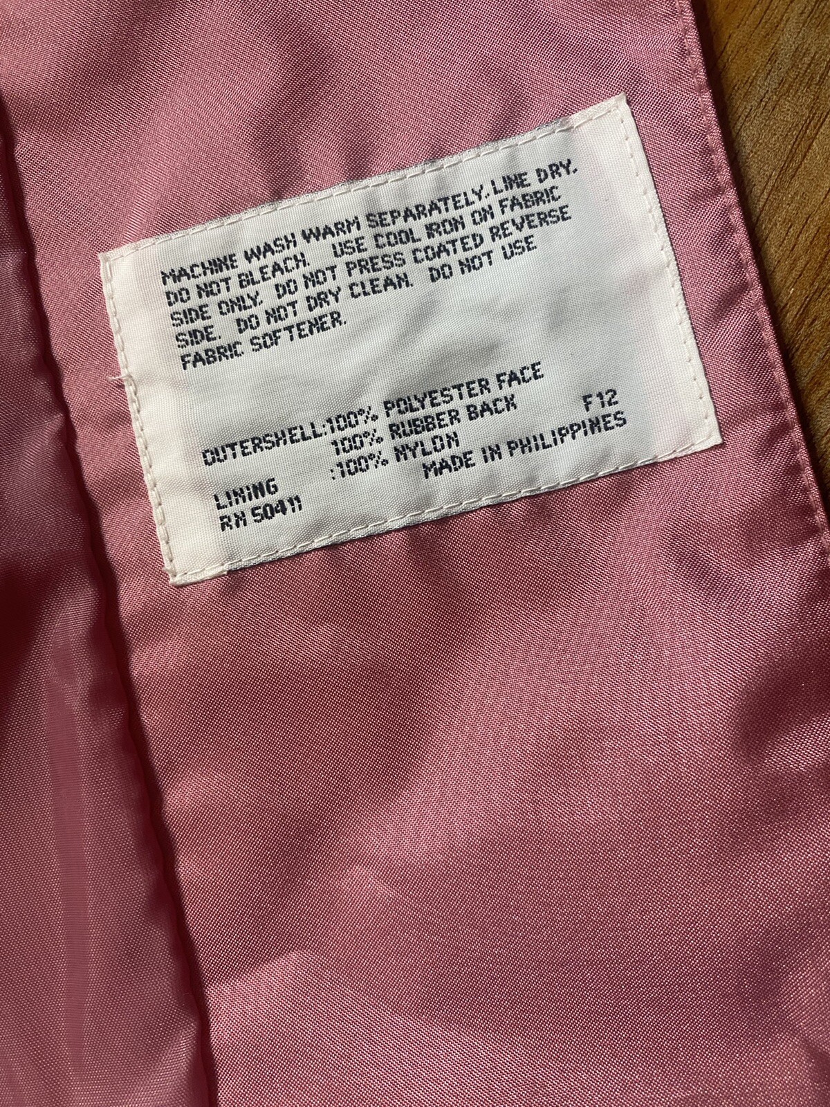 VINTAGE FLEET STREET PINK NYLON BUTTON LUXURY RAIN TRENCH COAT SZ 4