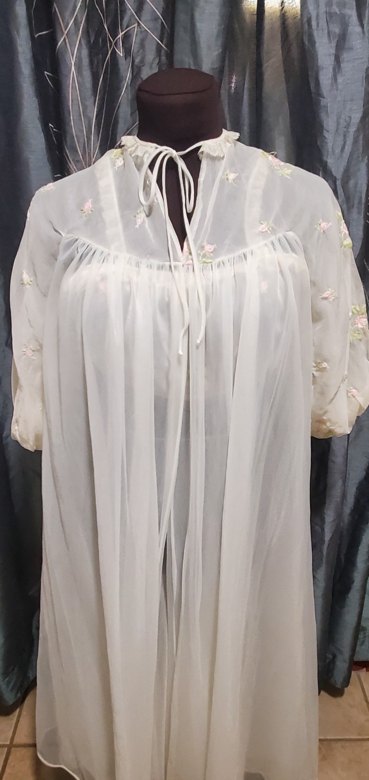 Mid-Century Vintage Lady Leonora 60’s Sheer Lace Nightgown Robe, EUC