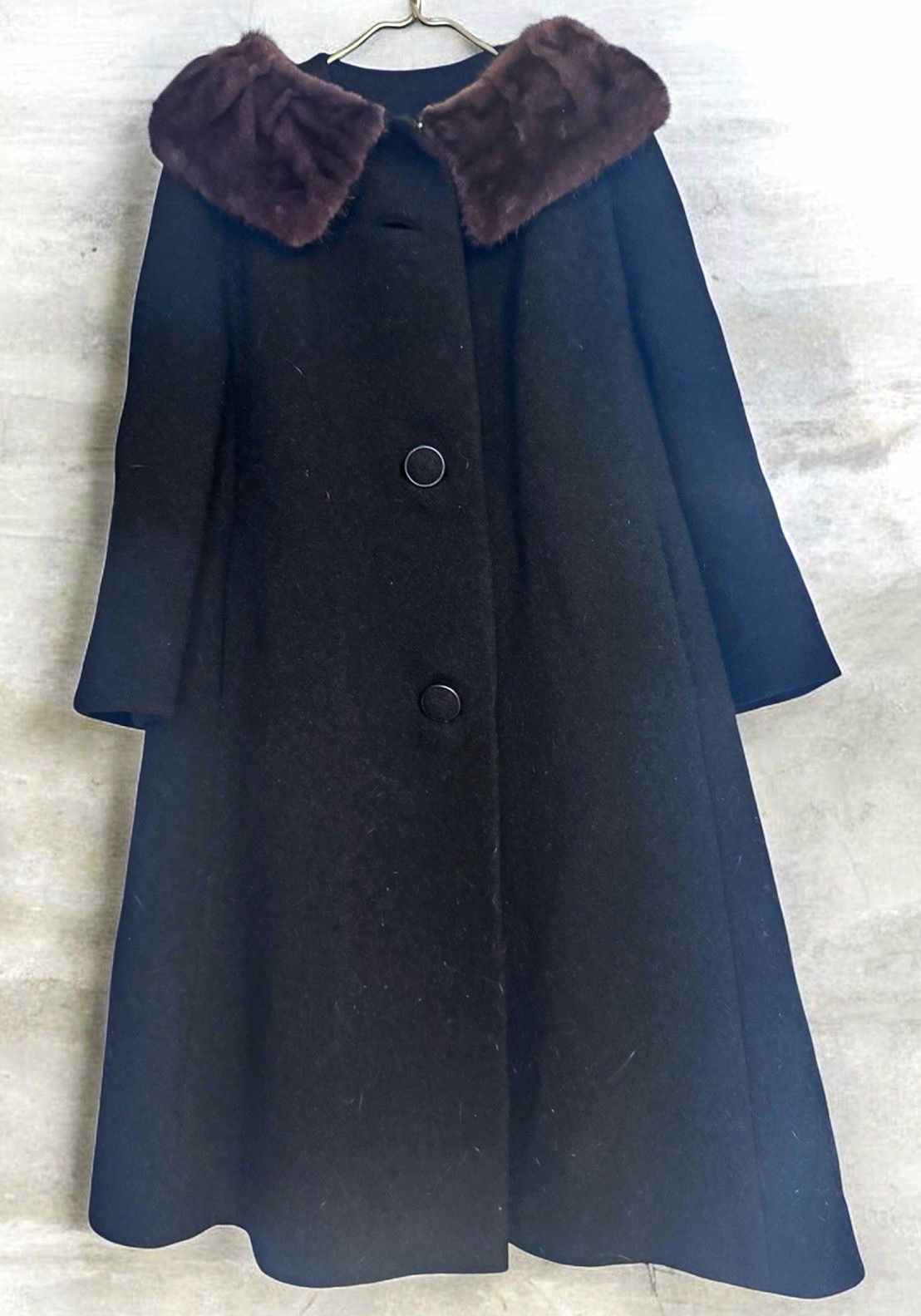 Vintage Women’s Black Long Swing Coat Outerwear with removable Fur Collar
