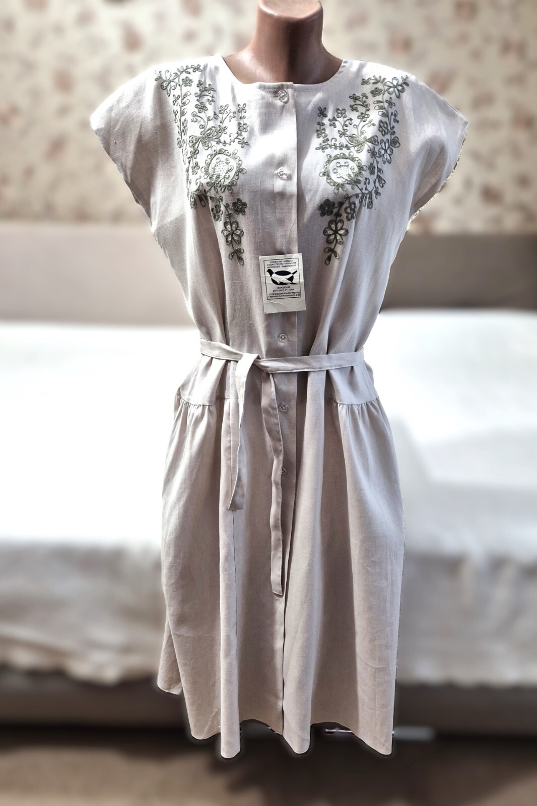 vintage dress ussr women’s dress robe made of linen with embroidery Ivanovo