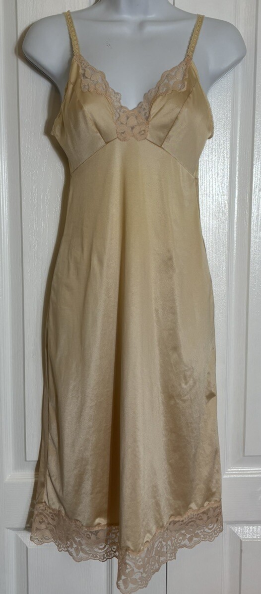 Vintage Kayser Nylon & Lace Beige Full Slip Size 32 T – SHIPS FREE