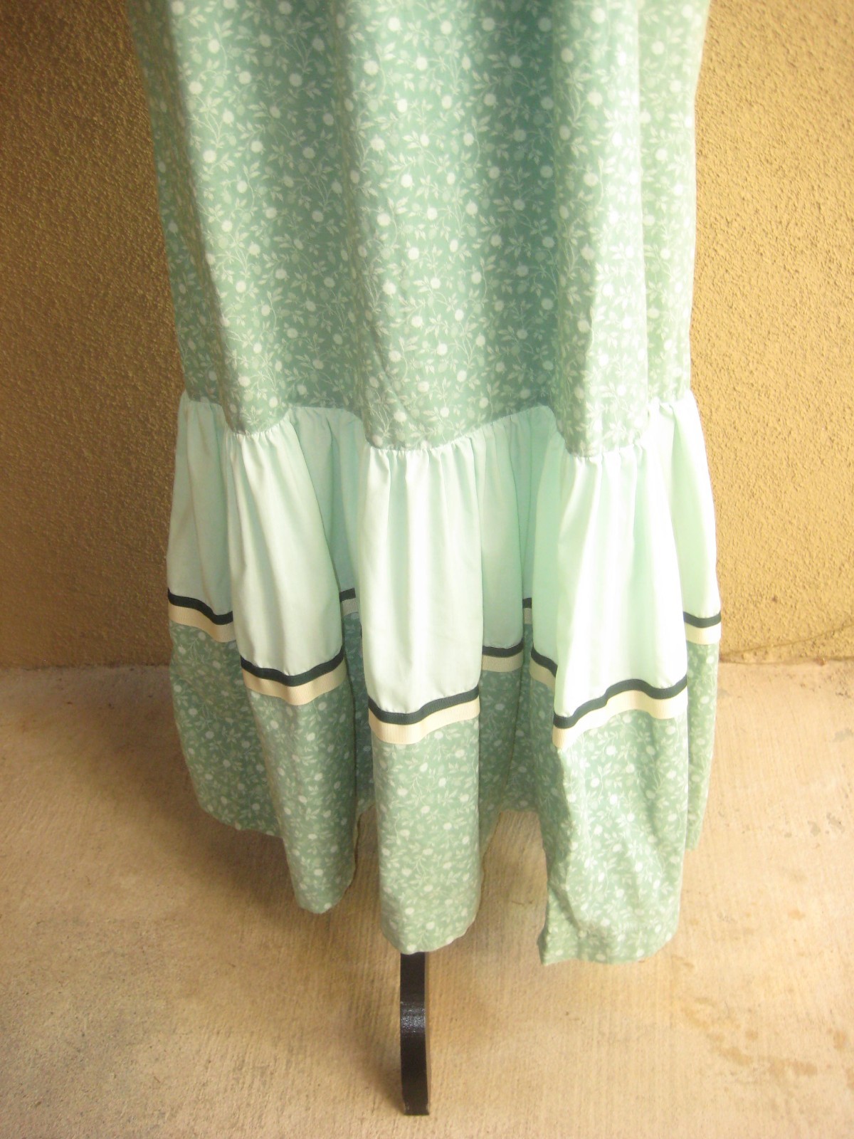 Vintage Hilda Hawaii sage floral ruffle hem puff sleeves muumuu long dress M