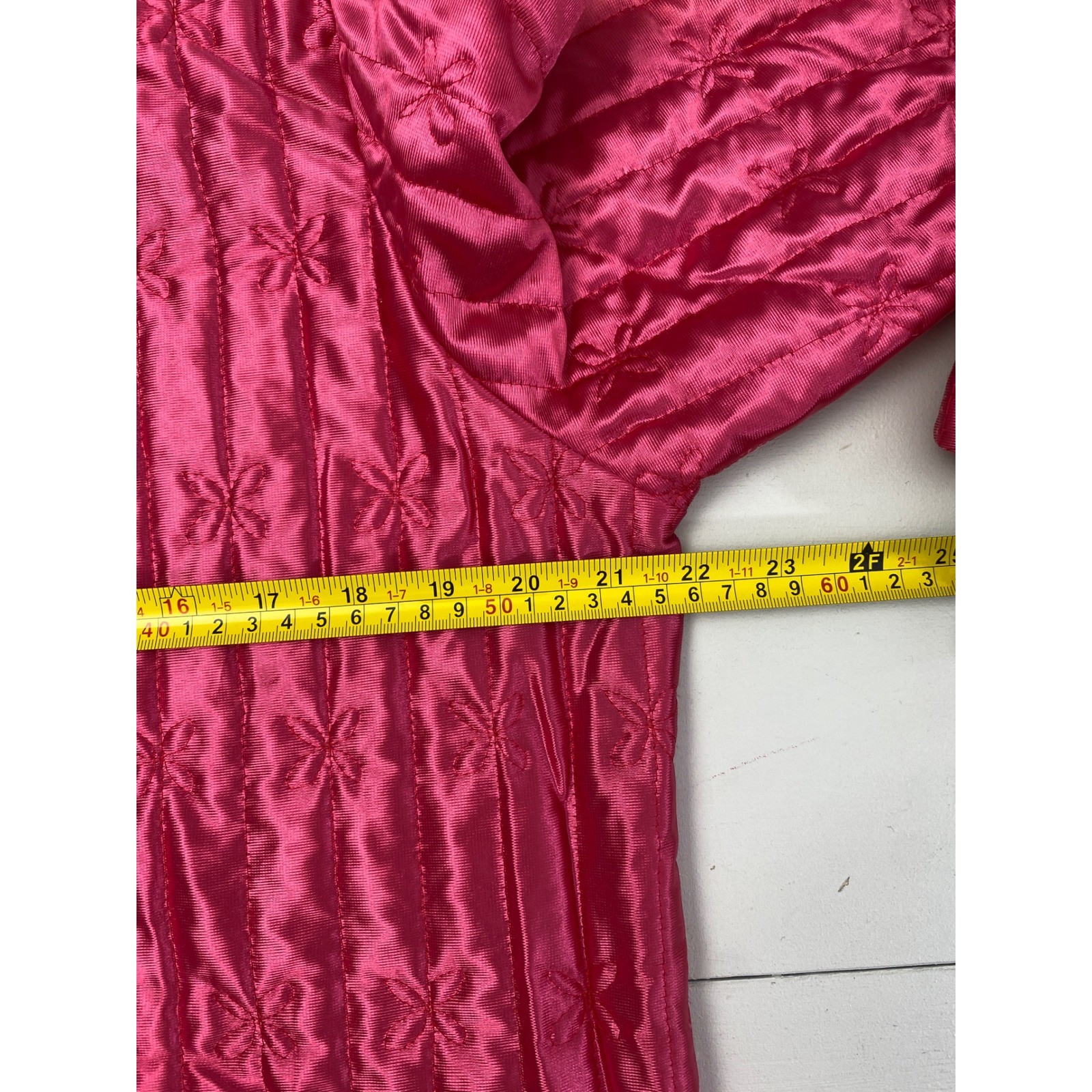 Vintage Jolie Two Quilted Robe Women Size Medium Hot Pink Bow Stitch Button