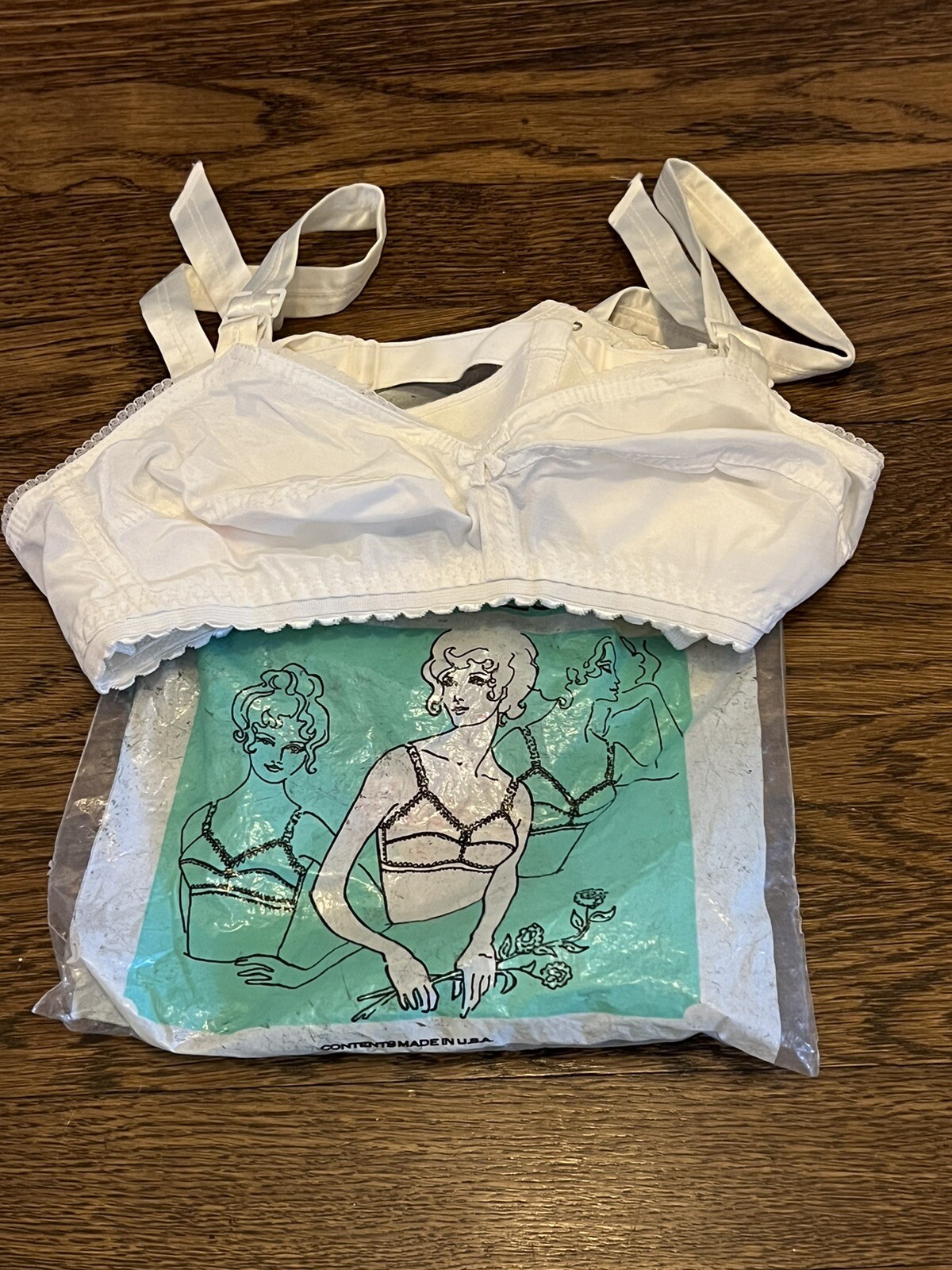 NEW Vintage 1970’s Sculptress White Poly Bra Style 522 w/Attached Banderin 28C