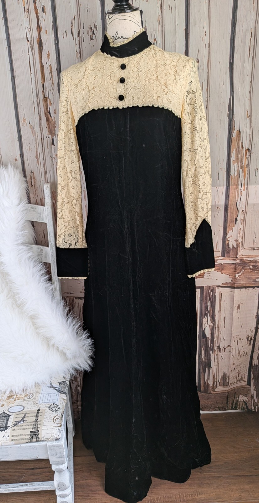 California Charmer By Charm Hollywood Vintage era 70 Velvet Maxi Dress
