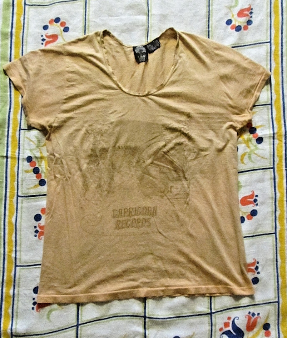Vintage Capricorn Records t-shirt size m by Comes the Sun