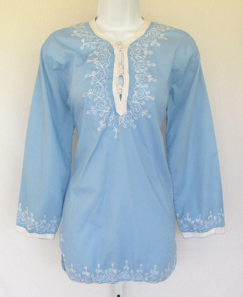 VINTAGE 1960s EMBROIDERED TOP BLUE WHITE FROG BUTTONS POLY COTTON LINEN