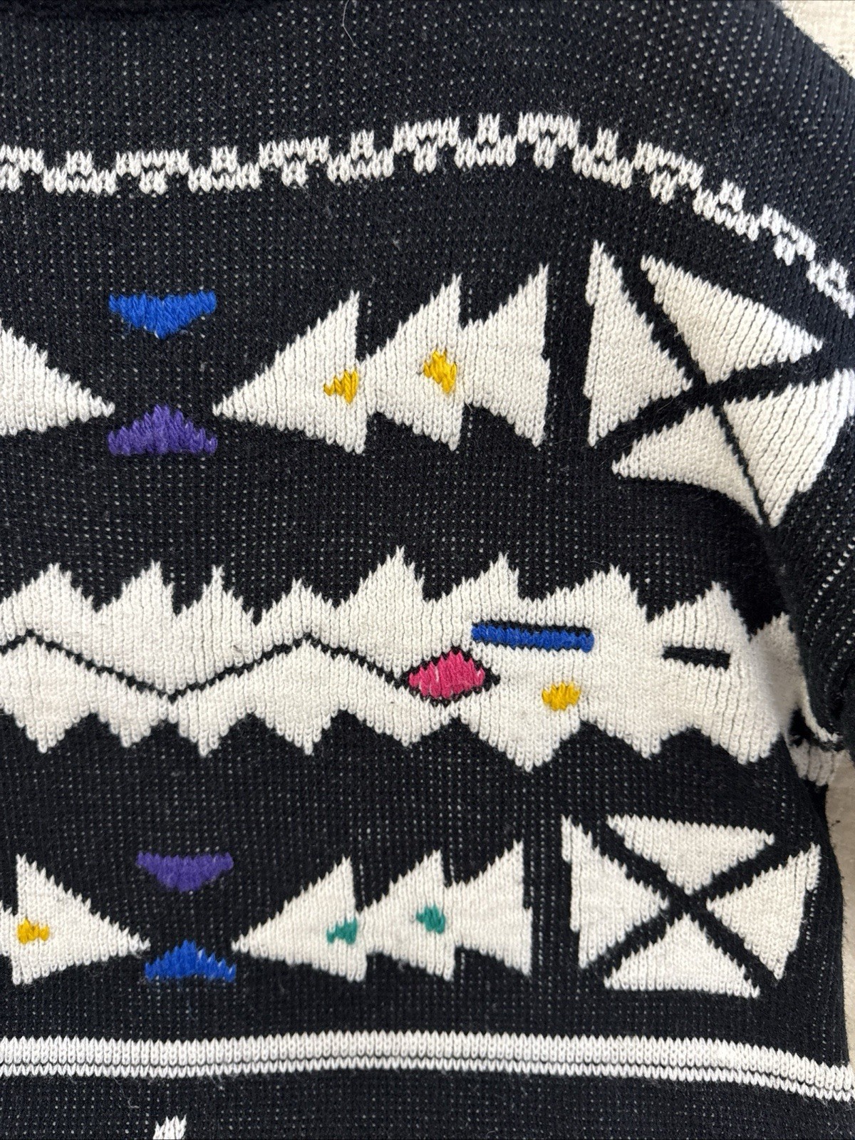 Vintage – 80s Bramble Lane – Graphic Sweater – Black/ White Mock Neck – Medium