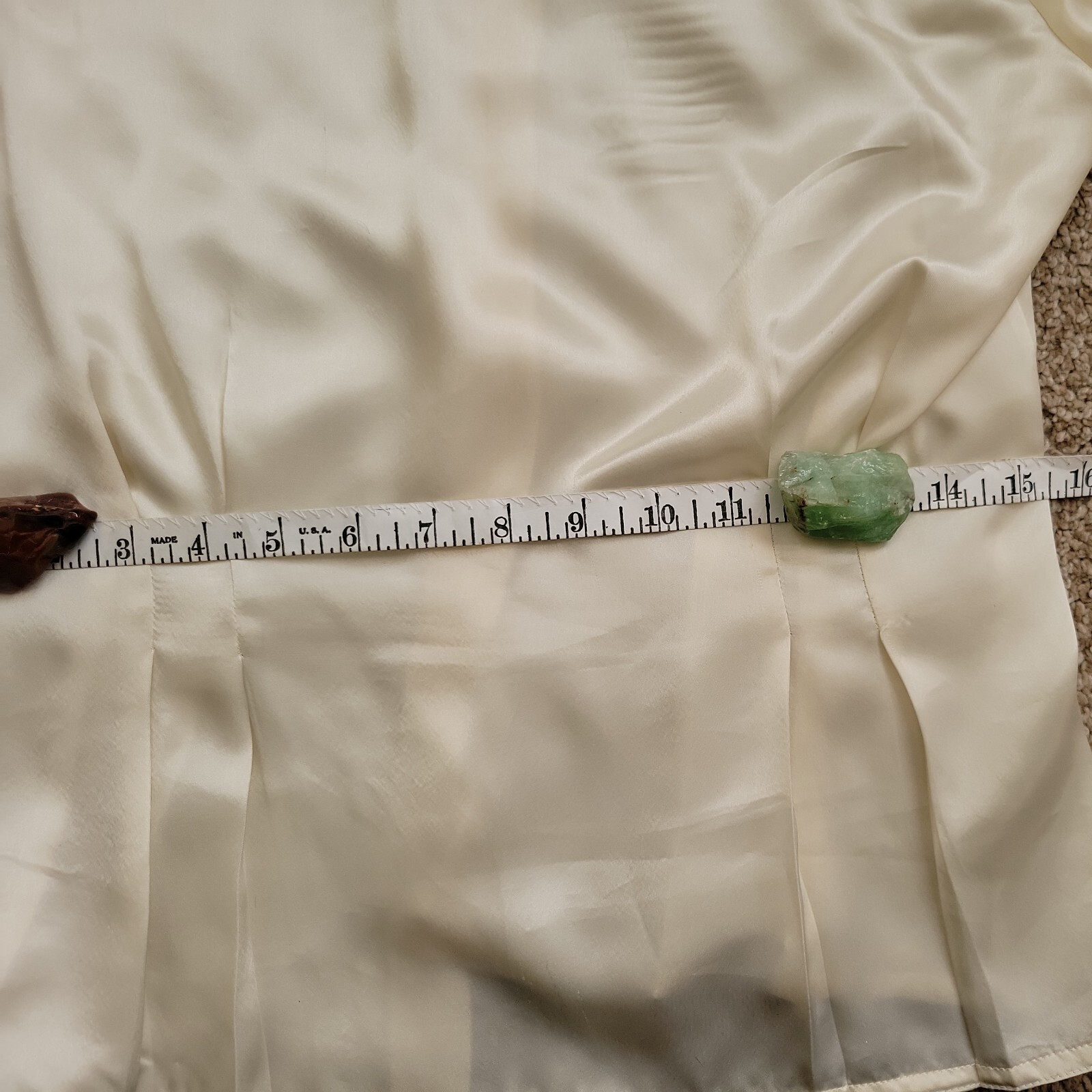 V5g 80s Victorian Blouse puff sleeve high collar embroidery satin
