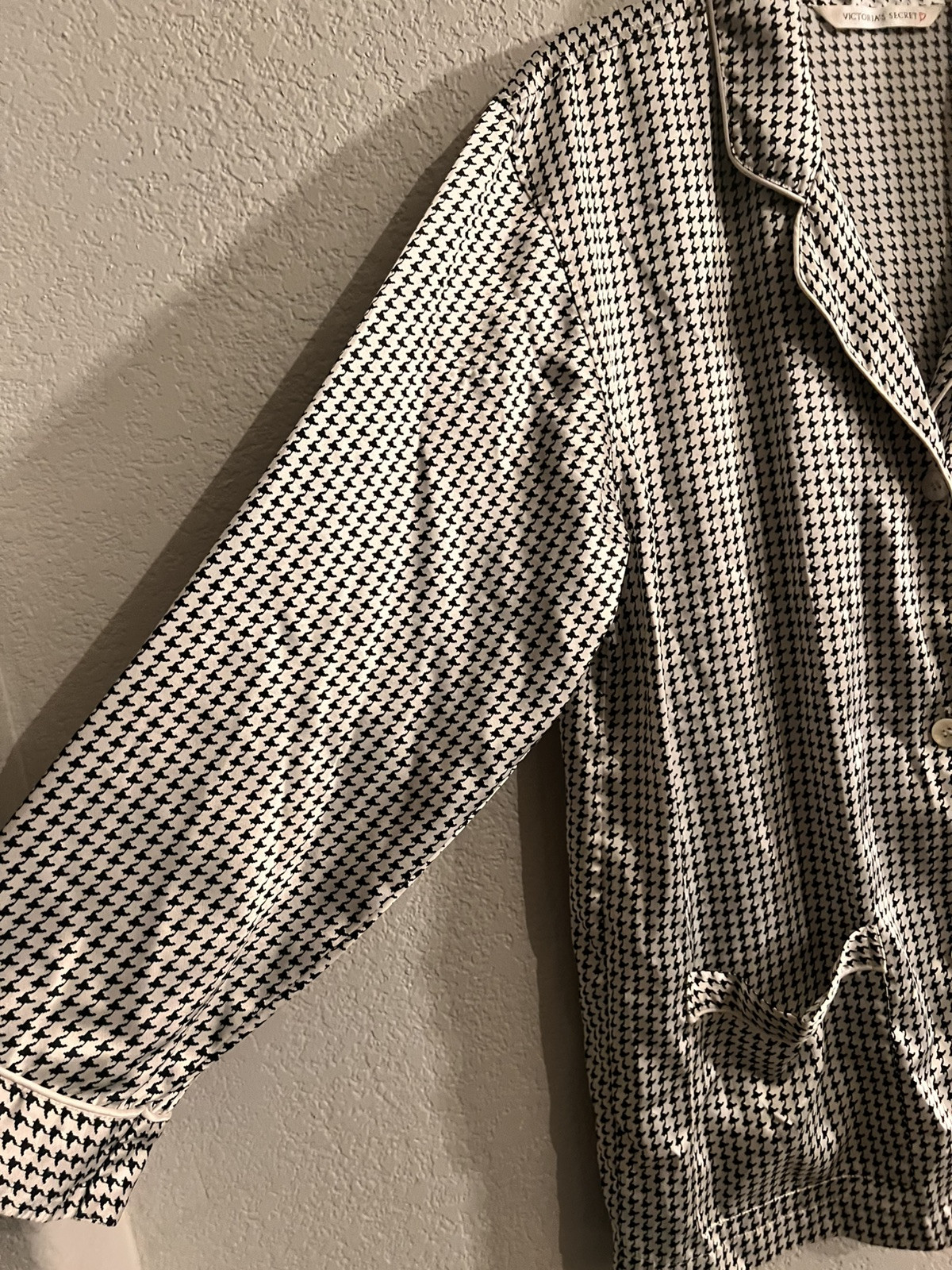 VTG VICTORIAS SECRET Black & White Houndstooth Silky Pajama Top Womens Sz L