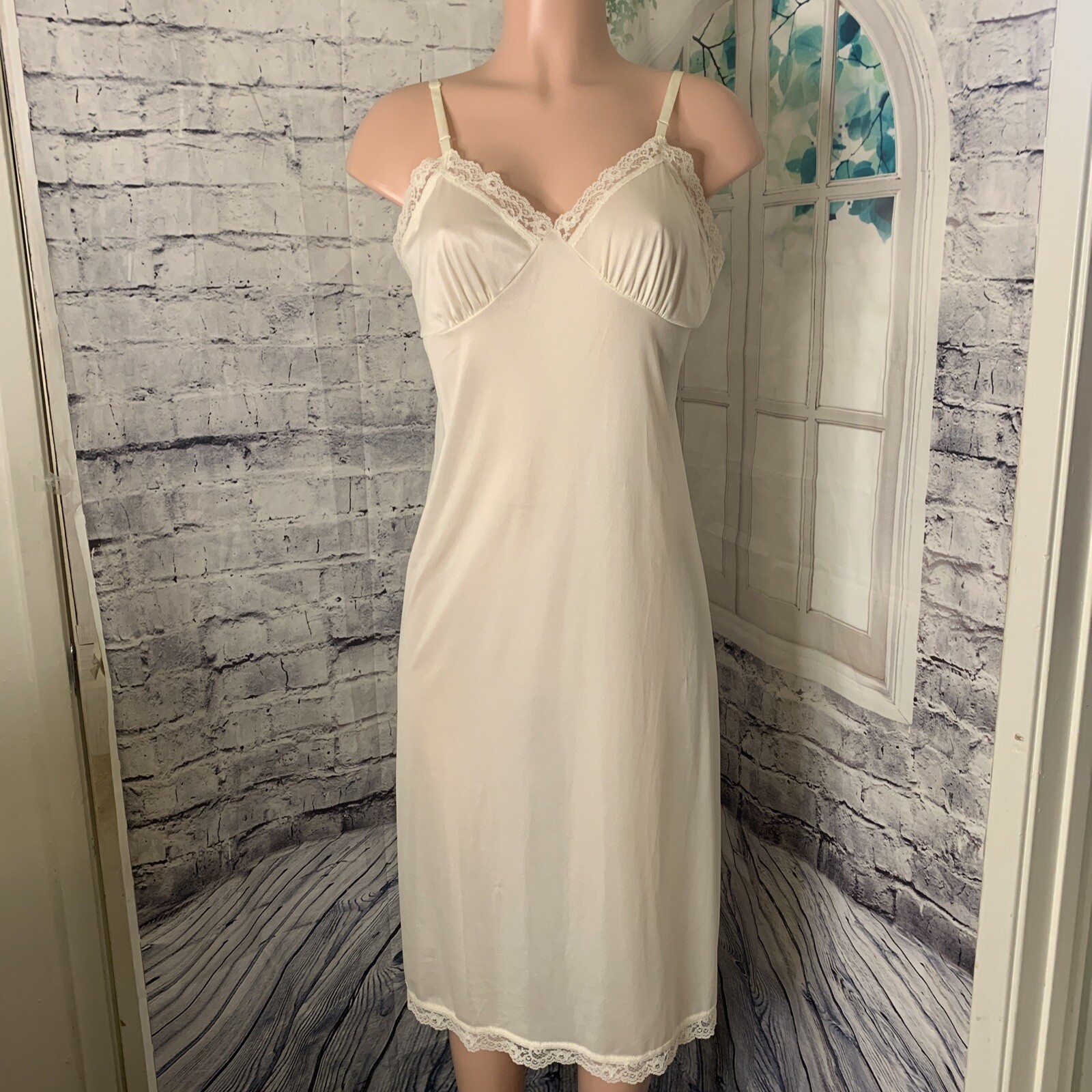 Vintage Denna Slip Nightgown Dress Nylon Lace Ivory Beige Size 36 Made in USA