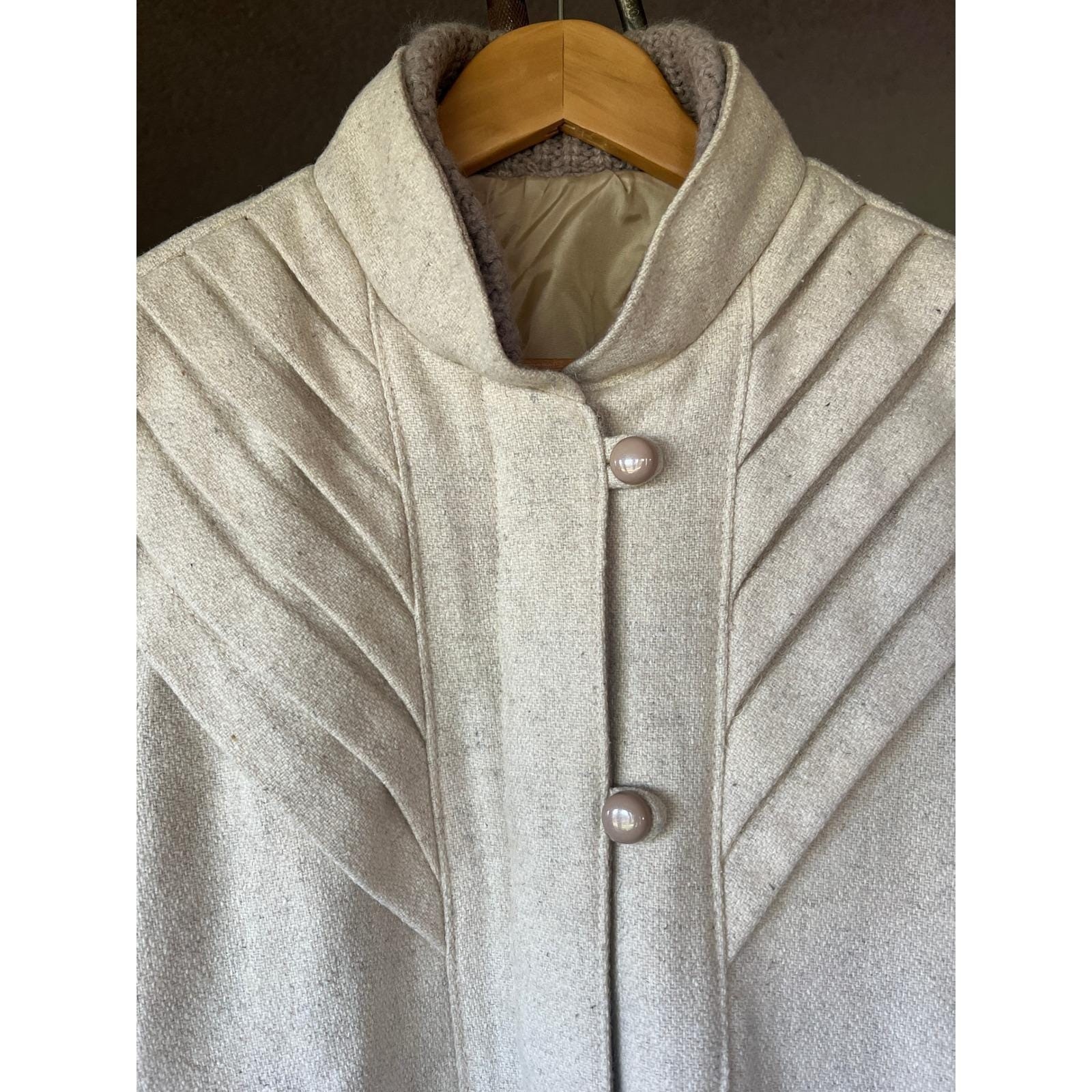 Vintage 70s Cream Wool Pleated Sunburst Jacket Puff Shoulder Quiet Luxury