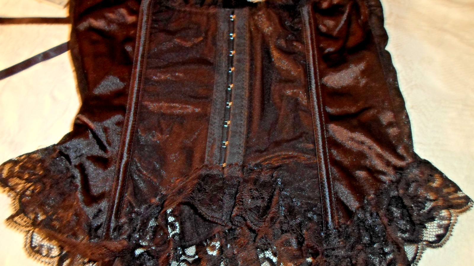 Vintage Seductive Wear By Cinema Etoile Satin & Lace Lingerie Size Med.-NWT