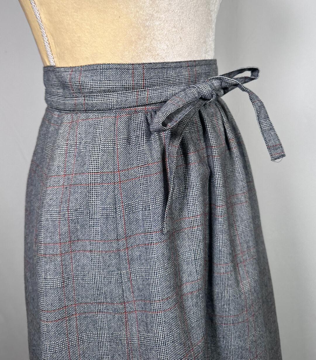 Emily Just Emily Skirt A-Line 10 Plaid High Waist Vintage Granny 60’s Gray Retro