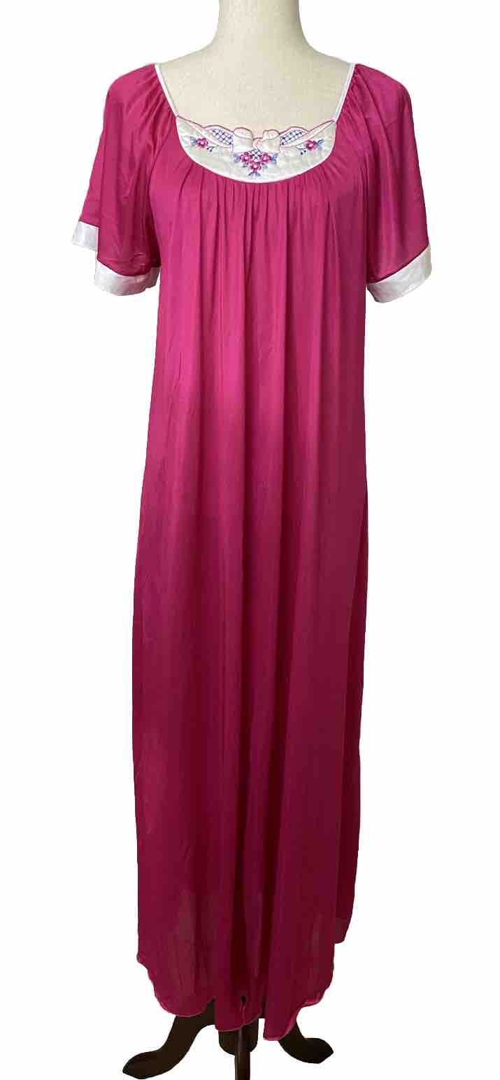 Carriage Court Women’s Vtg Night Gown One Size XS-L Pink Long