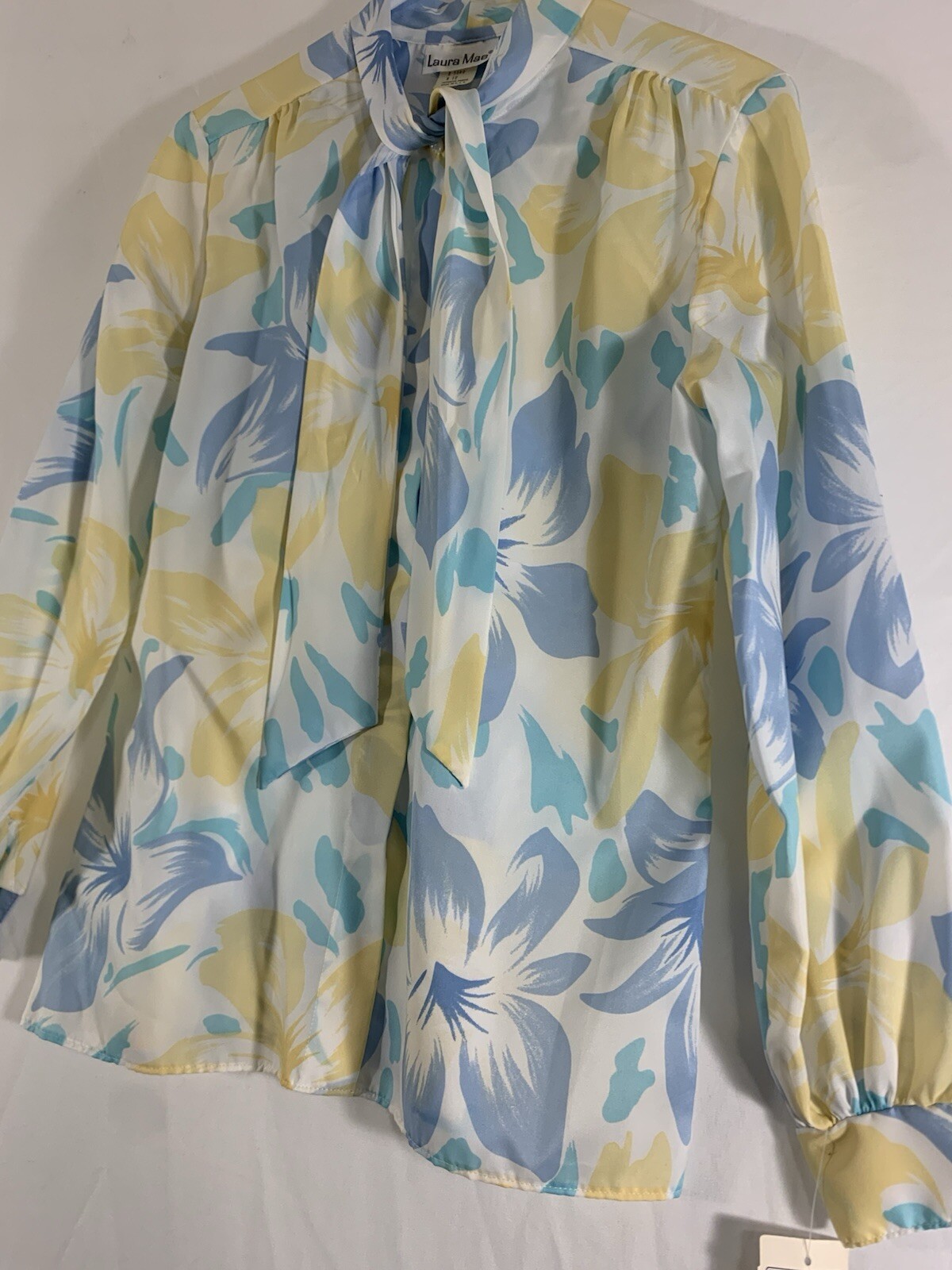 Vintage Laura Mae Woven Polyester Floral Size 12 Office Top Blouse Neck Bow USA