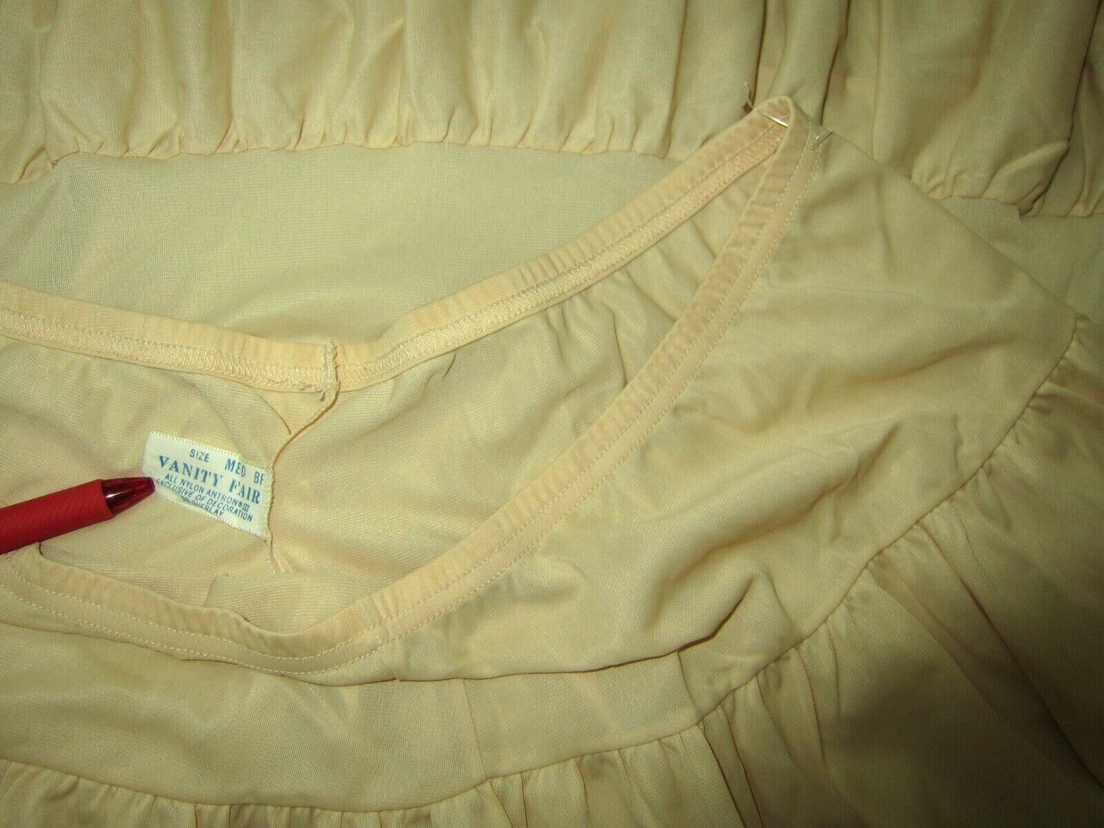 Vintage 70s VANITY FAIR NYLON Floral Lace Ruffle Chiffon Satin Silky Half Slip M