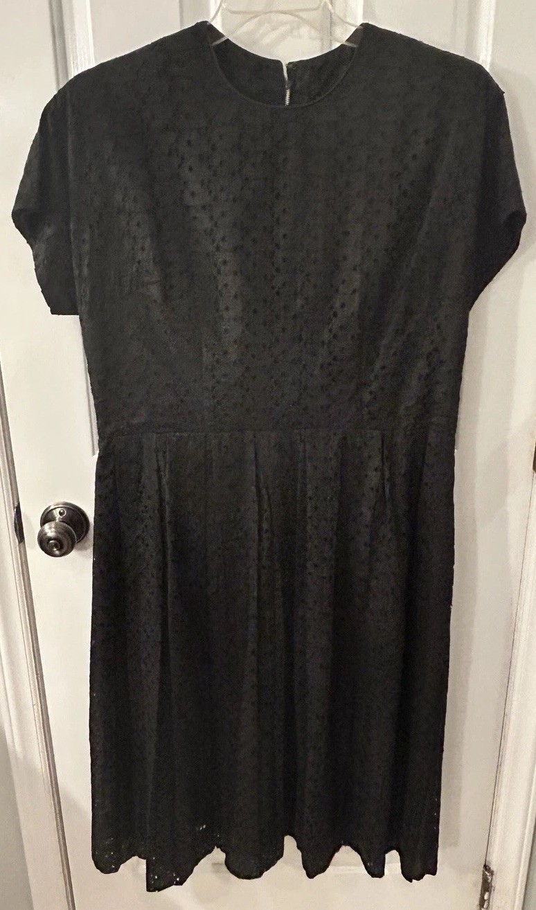 Vintage Darien Miss Women’s Size 12 (?) Solid Black Eyelet Dress, Lined EUC
