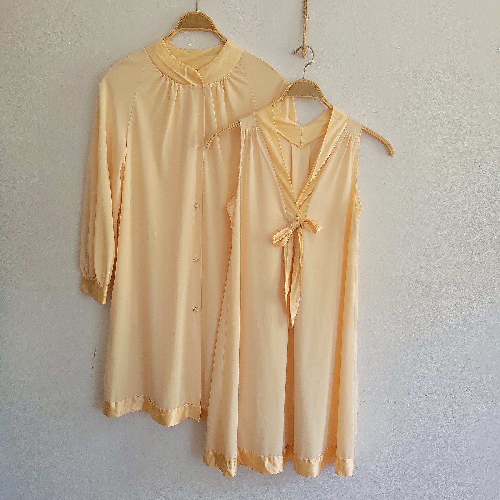 Vintage 60s Gossard Artemis Nylon Penoir Two Piece Small Pale Yellow Boudoir