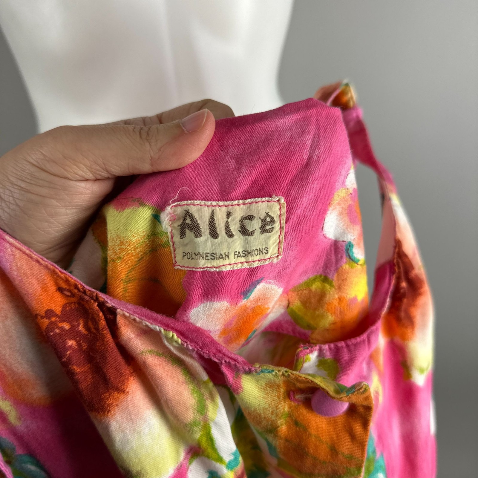 Vintage 1970s Alice Hawaii Floral Dress Pink Orange Tiki Boho Mid-Century Summer