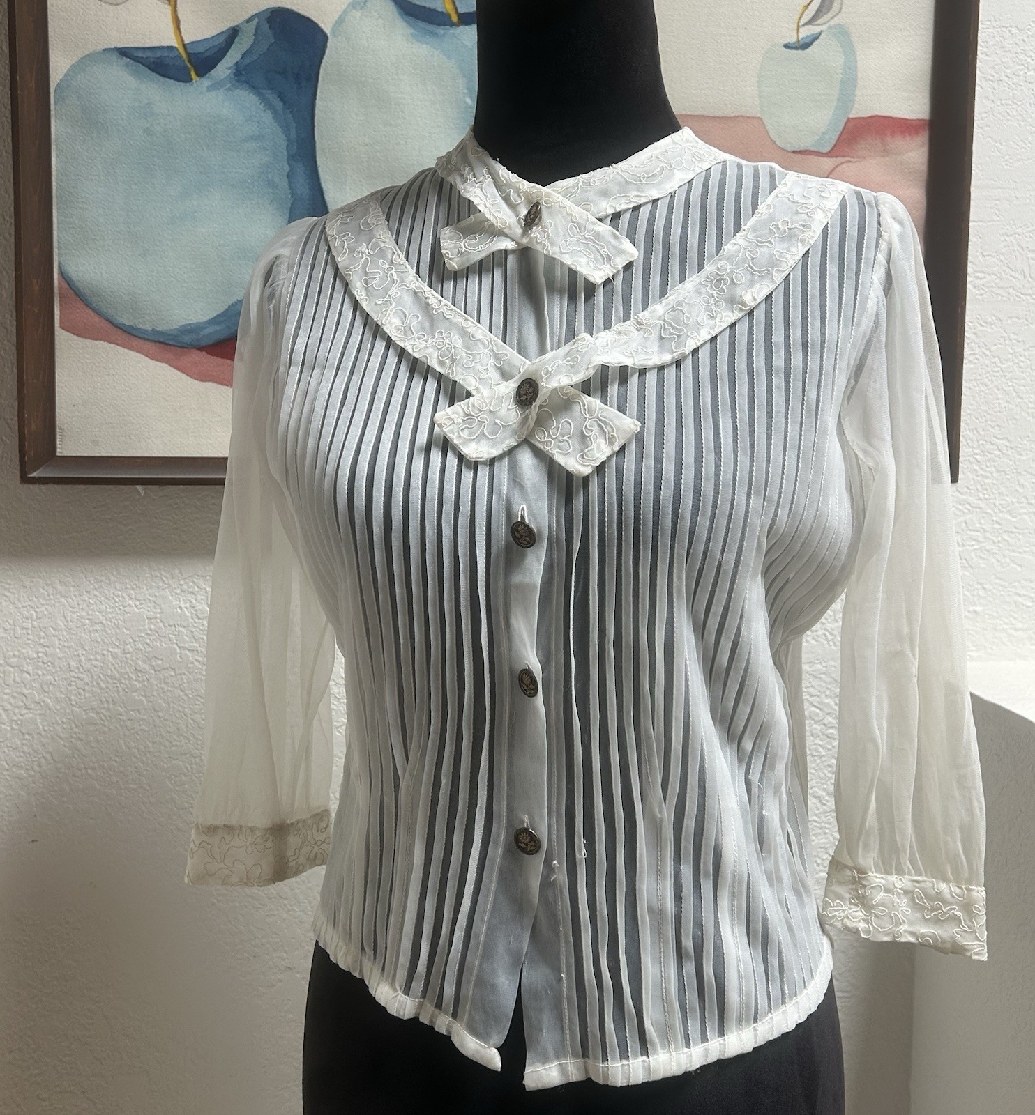 Vtg White Sheer Nylon Prairie Victorian Country Revival Floral Buttons Sz S