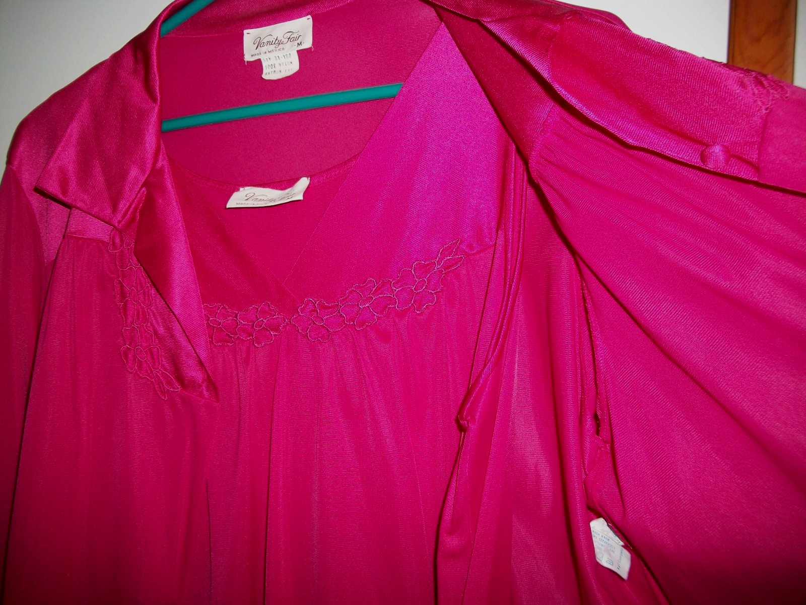 Vintage Vanity Fair MAGENTA PINK Robe Nightgown Set M USA SILKY NYLON RETRO 70’s