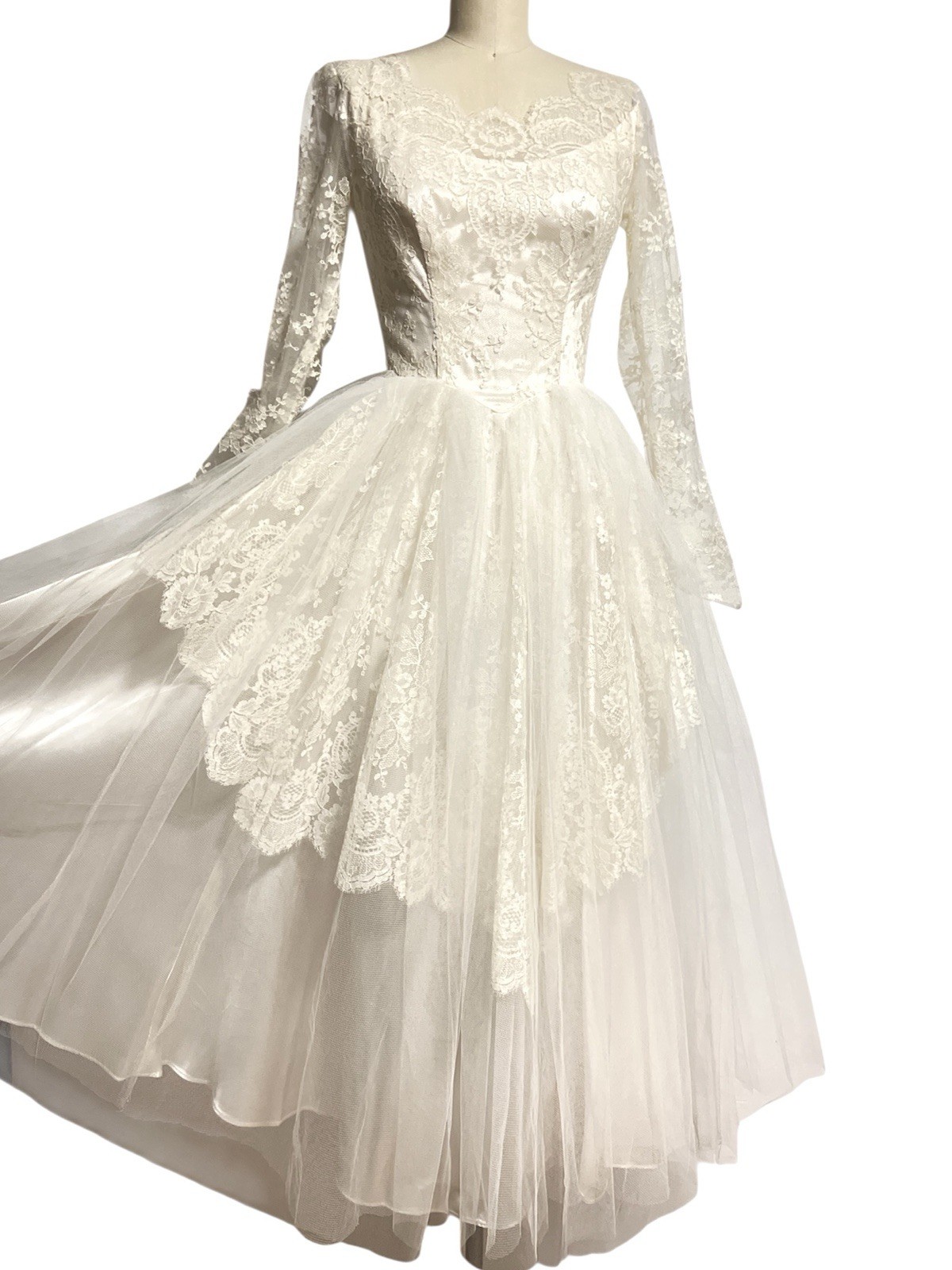 VTG 1950s 60s Lace Tea Length Wedding Dress XS Audrey Hepburn Modest MCM Bride