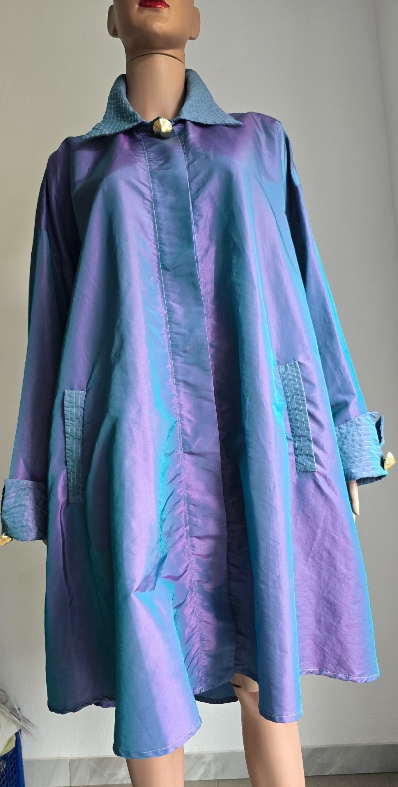 Vintage 70s Nylon Women Oversized Chameleon Cape Size 2 (M-L-XL-2XL)Made ITALY