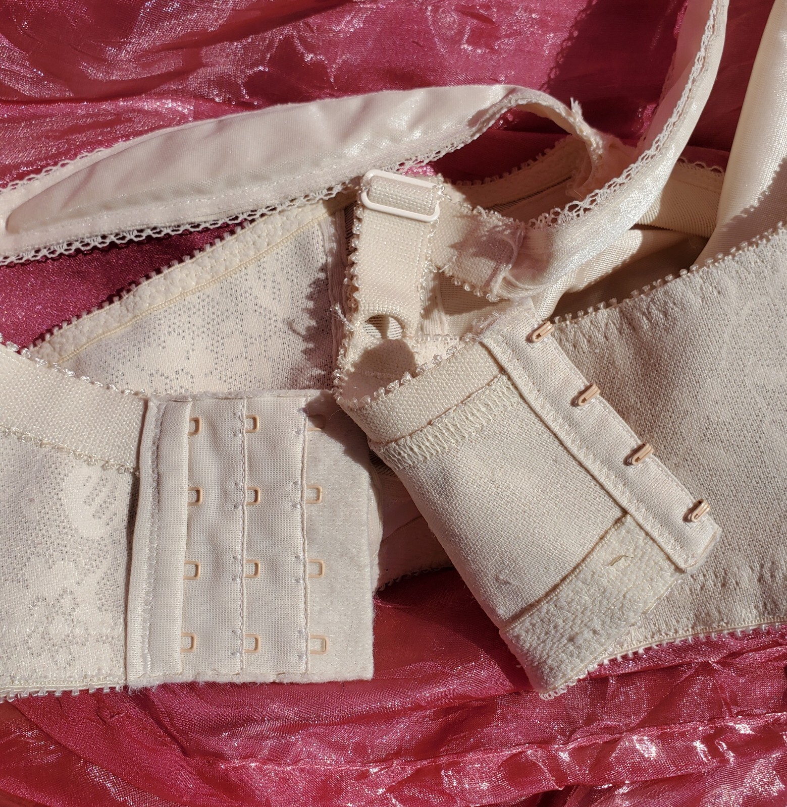 Playtex Bra Size 44B Beige Silky Lace Sexy Sissy Pin-up Crossdress Y2K