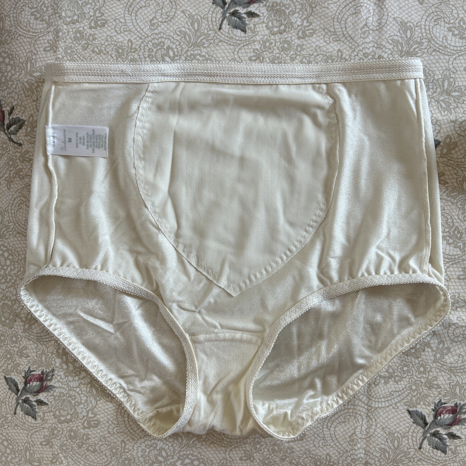 Underscore Shapewear Moderate Control Beige Panties Briefs Sz Med NWOT
