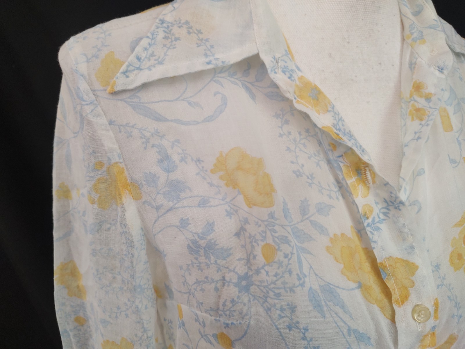 70’s Vintage The Villager Shirt Button Down Top Sheer Featherweight Floral Sz S
