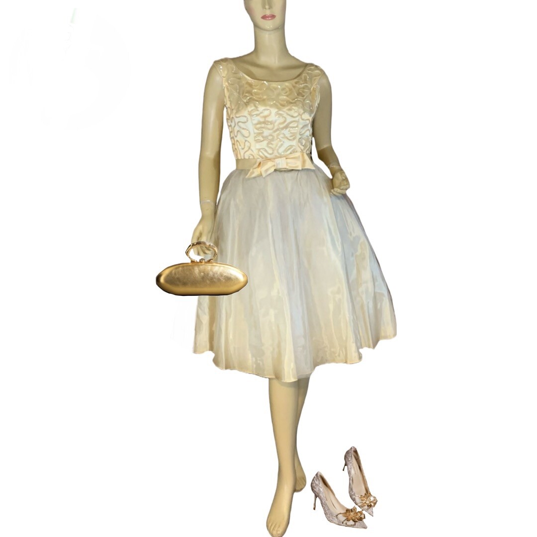 WOMEN’S VINTAGE 1960’S IVORY SEQUIN FULL SKIRT PARTY DRESS SZ SMAL