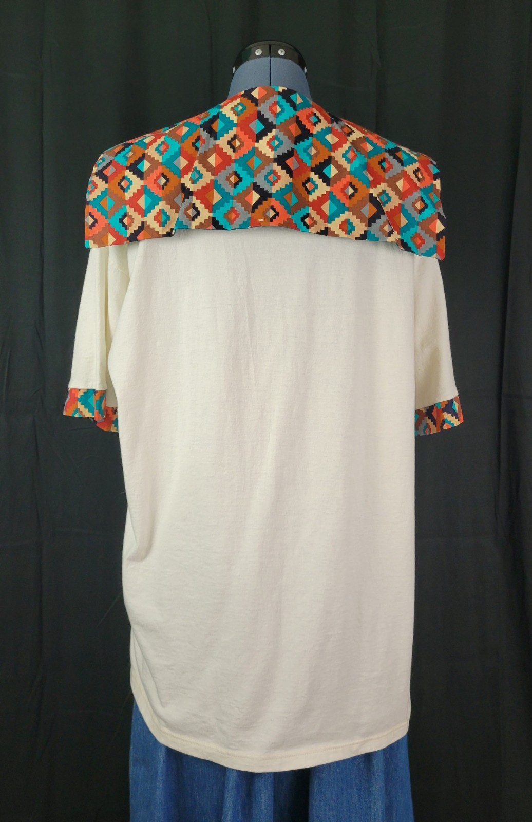 Vintage Embellished Jerzees Tee w Brown/Rust/Teal/Tan Southwest Accents Size XL
