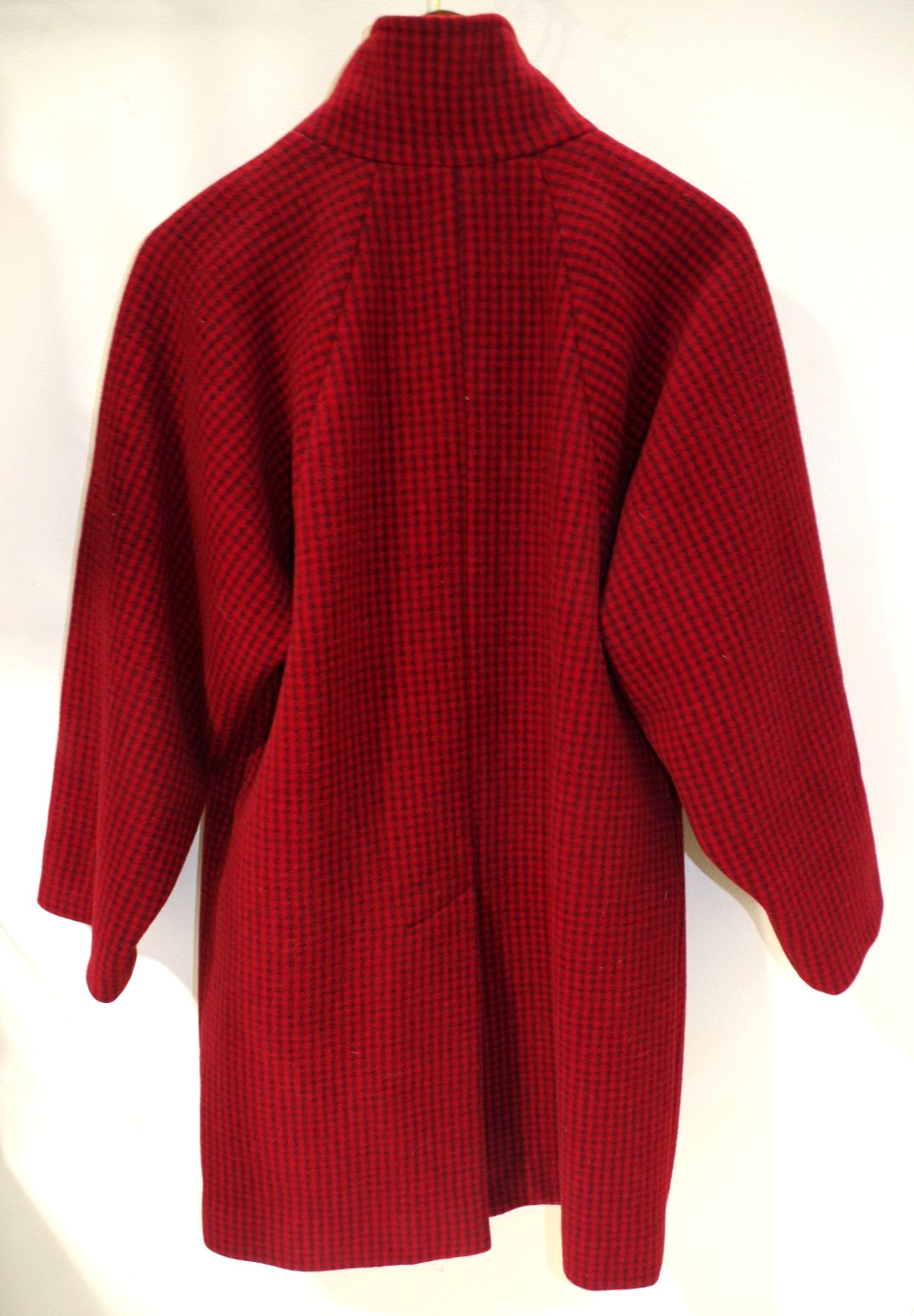H6 Size 4 GALLE’ Awesome Vintage Coat Red & Black 100% Wool Check Anglo Fabrics