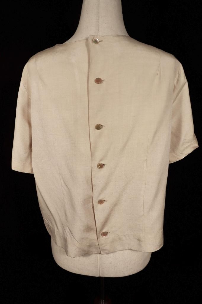 Vintage 1960’s Beige Silk Embroidered Blouse Size Large Excellent Condition