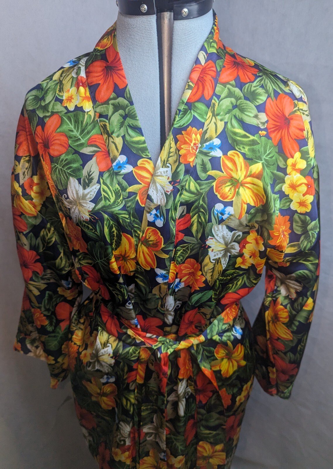Lillian Lorow Designs Vintage 1980’s Floral robe Medium 10-12