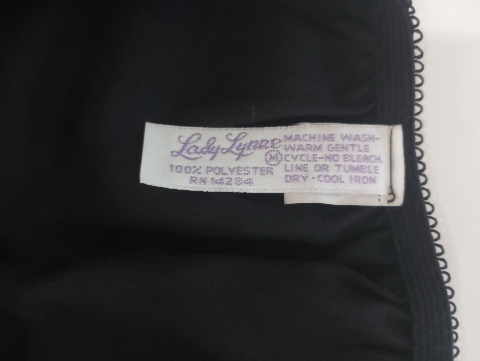 Vtg Lady Lynn Half Slip Women’s Sz Medium Black Satin 7 1/2 inch Back Slit