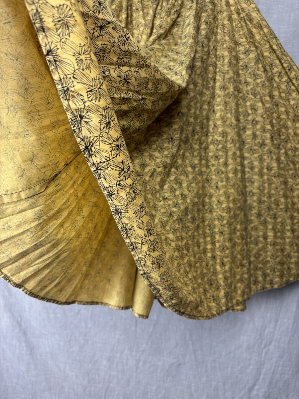 Vintage 50s Yellow Black Floral Cotton Full Circle Skirt XS