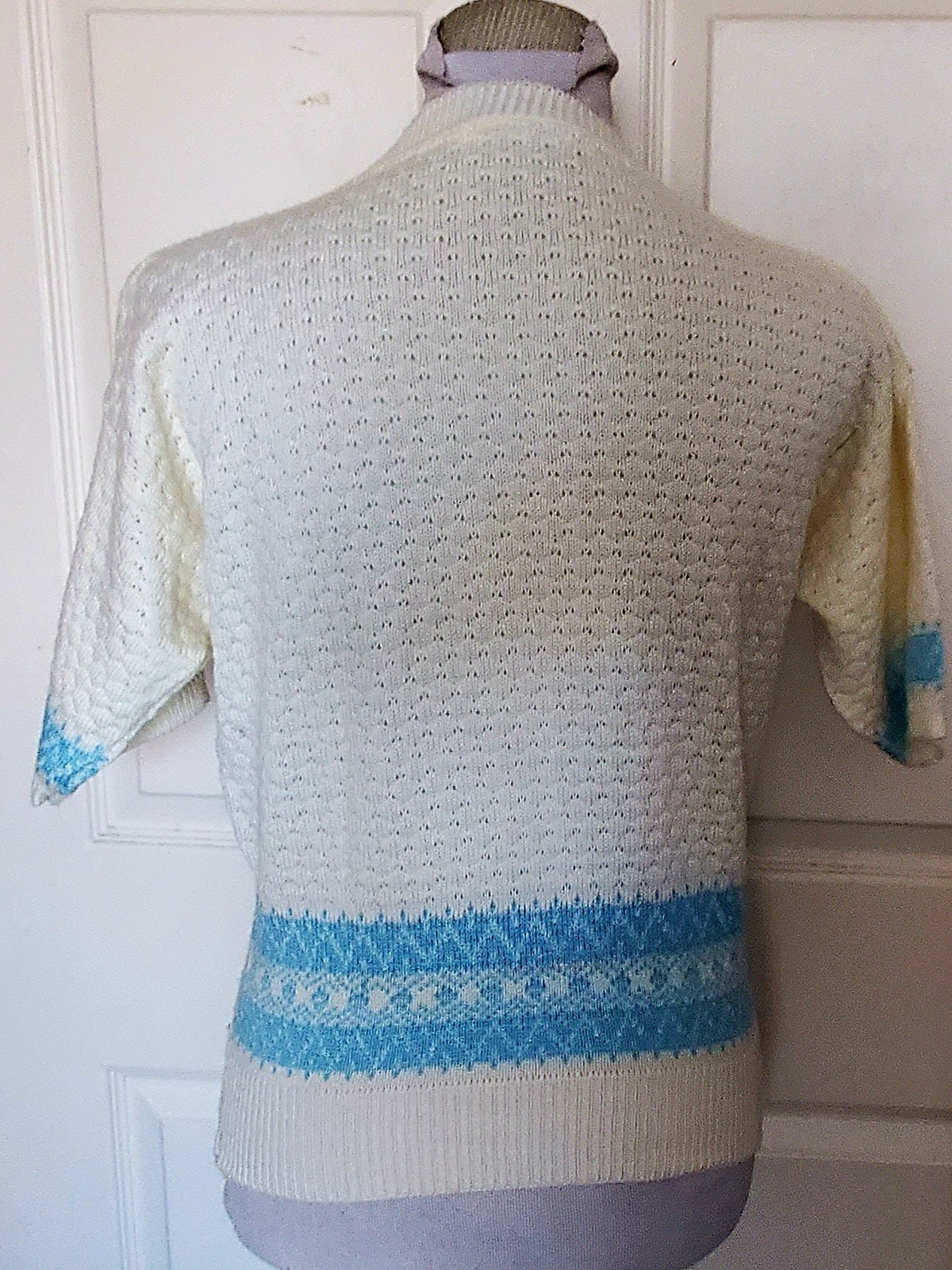 Vintage Cream and Blue Cuddle Knits Pullover Sweater Top B40 7th