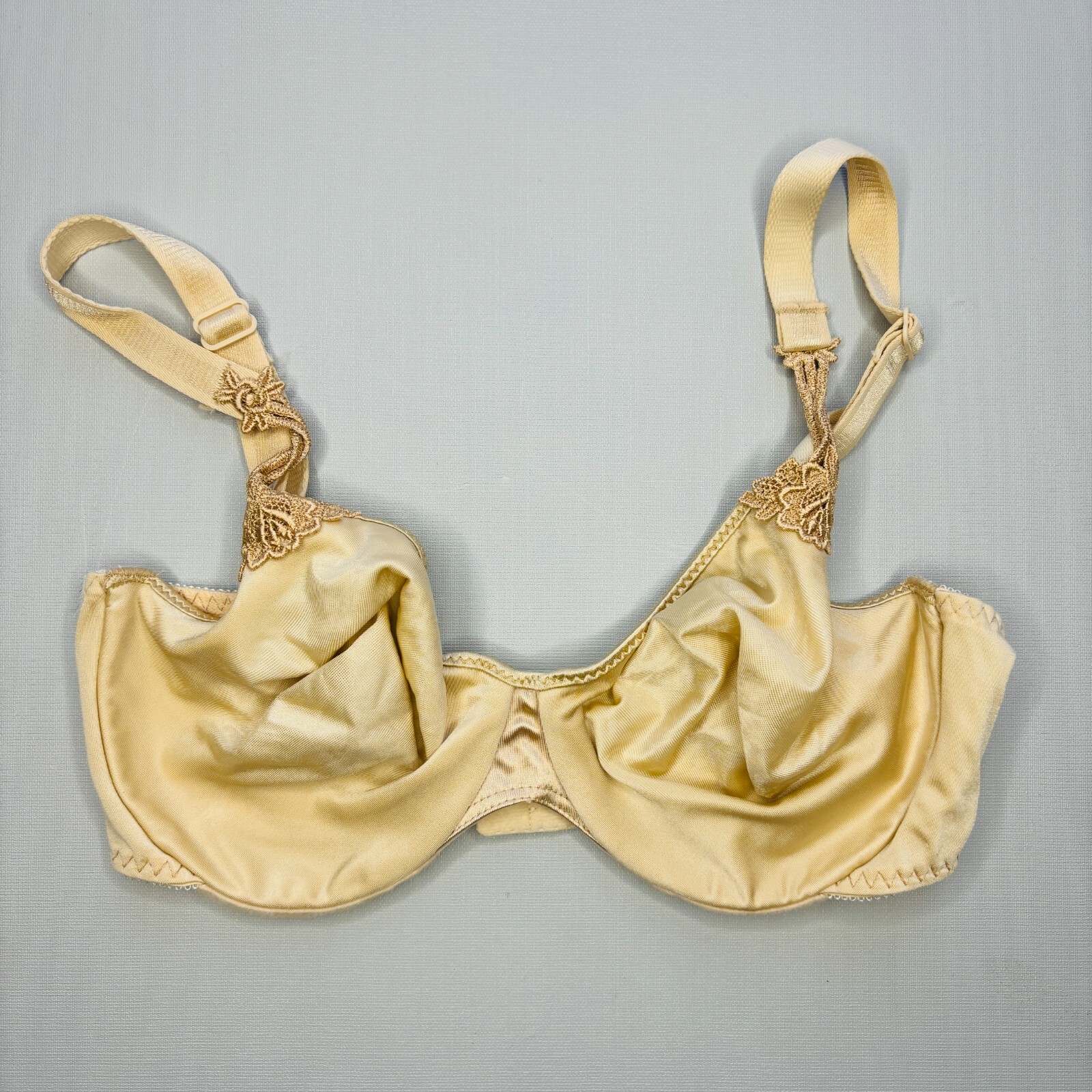 Vintage Bali Bra 34D Satin Unlined Underwire Full Coverage Adjustable 3640
