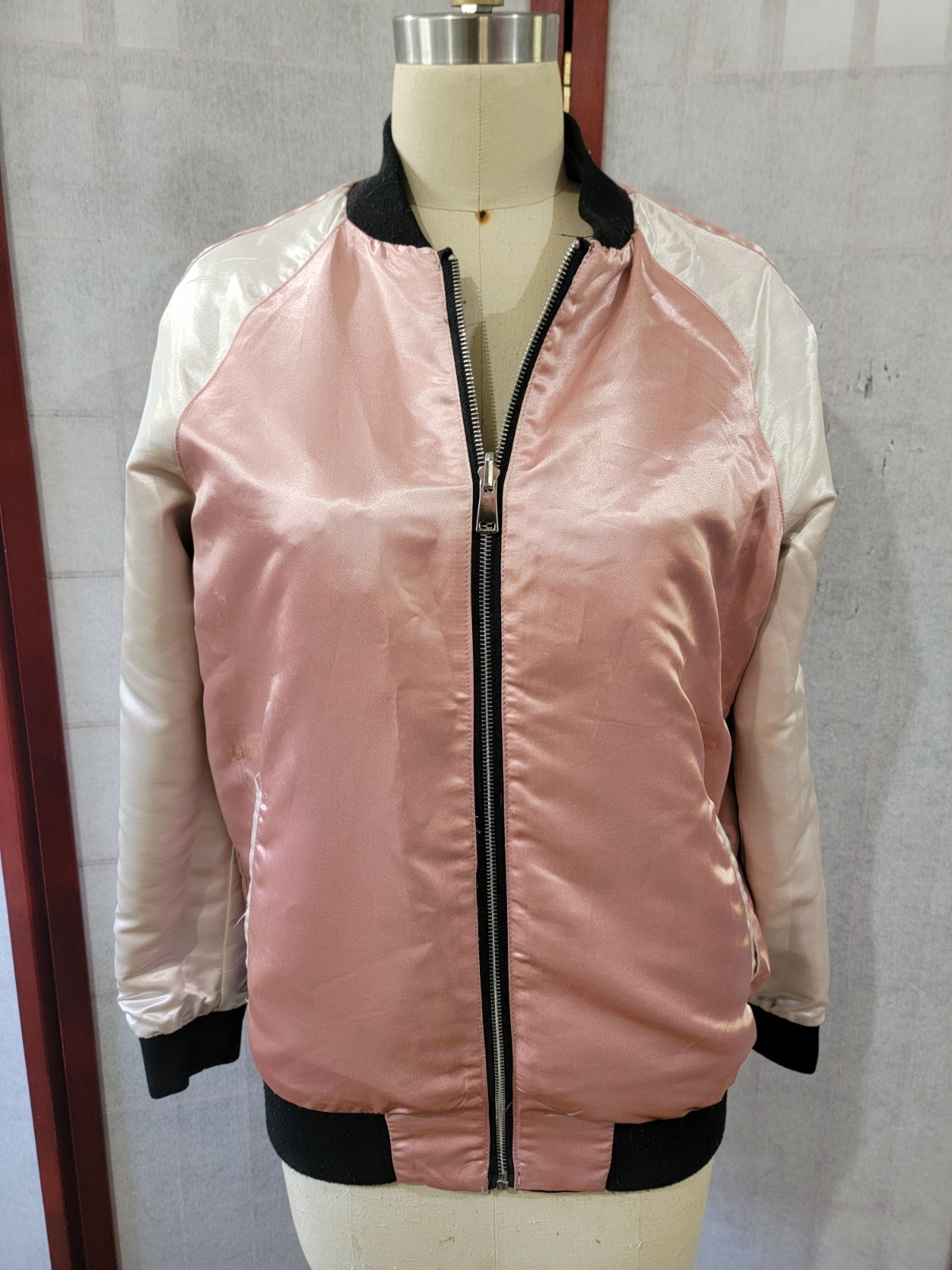 Vtg Embroidered Satin Stratavarious Reversible Bomber Jkt Floral Design sz Sml
