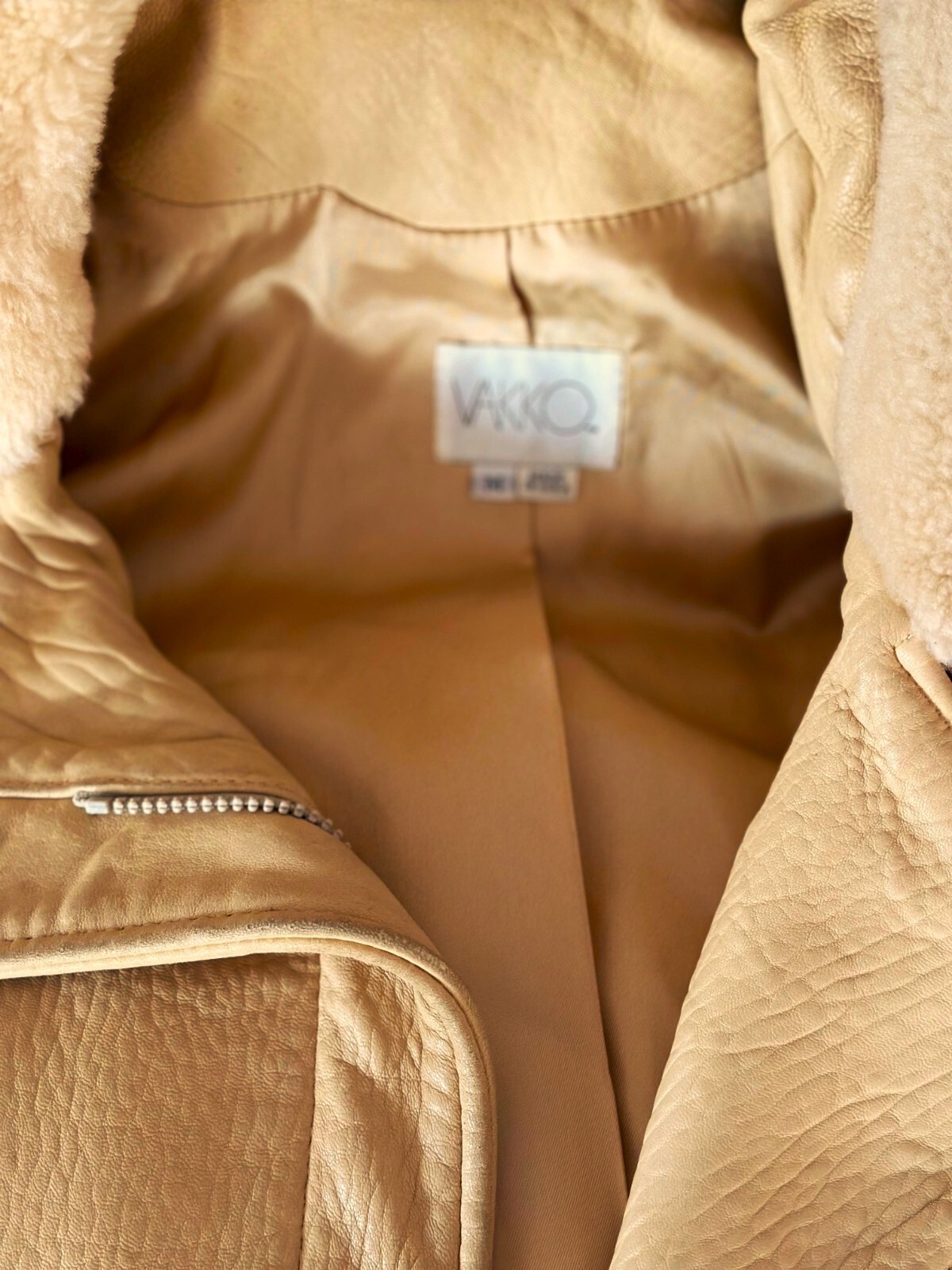 VINTAGE SUPER COOL VAKKO CREAM LAMBSKIN JACKET WITH SHEARLING COLLAR, SIZE M